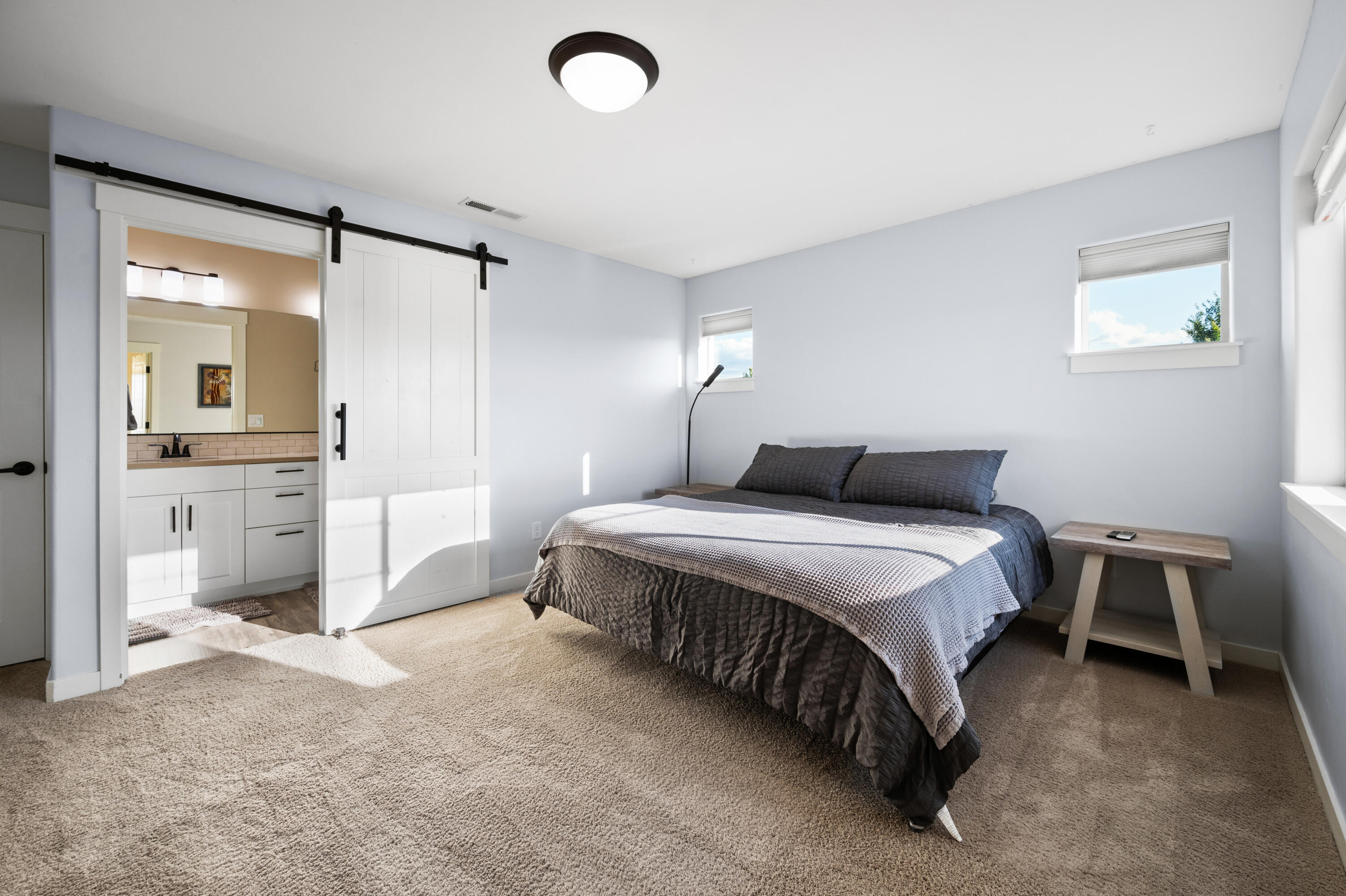 4392 SW Canal Boulevard