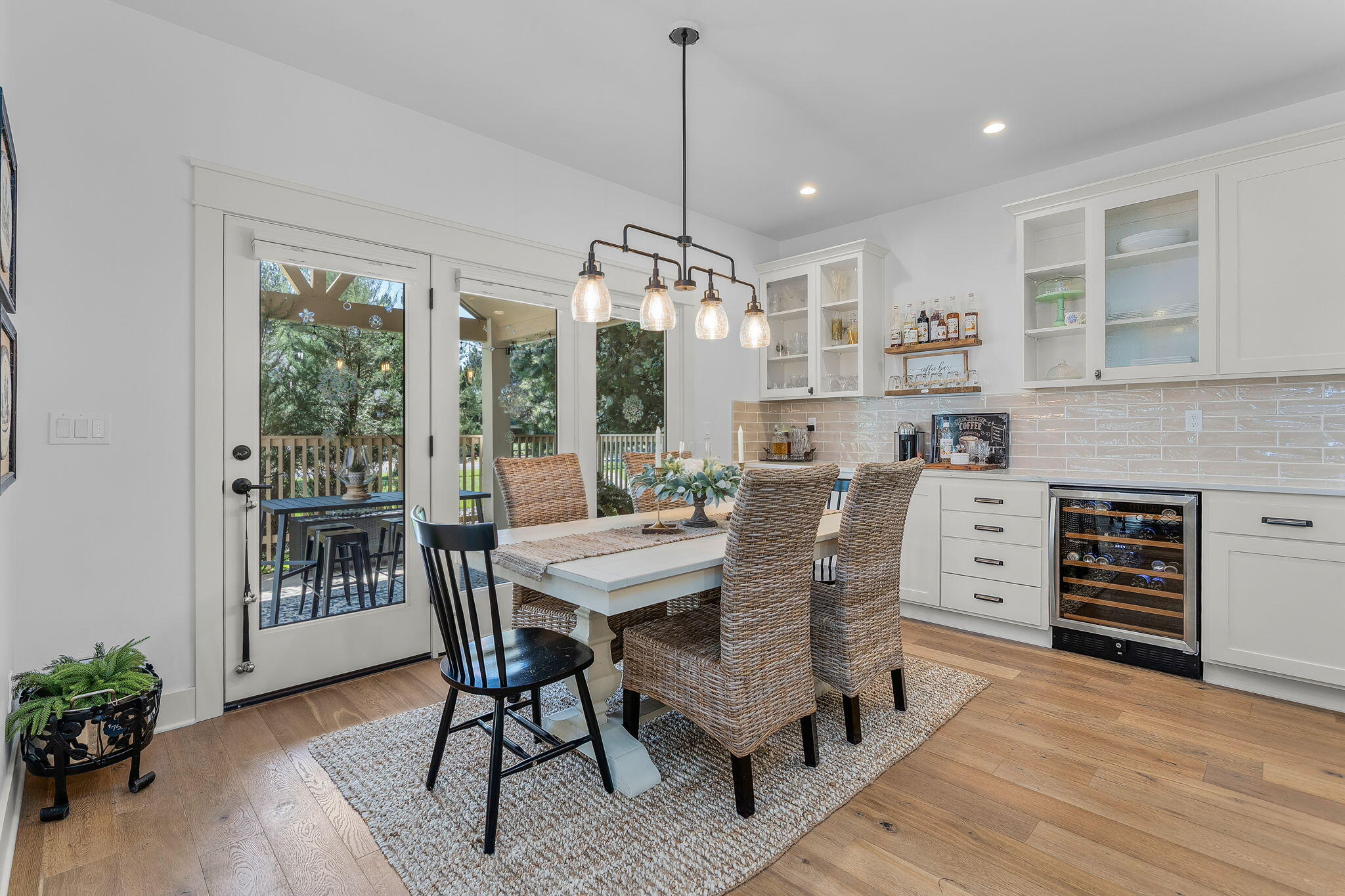 459 W St Helens Avenue