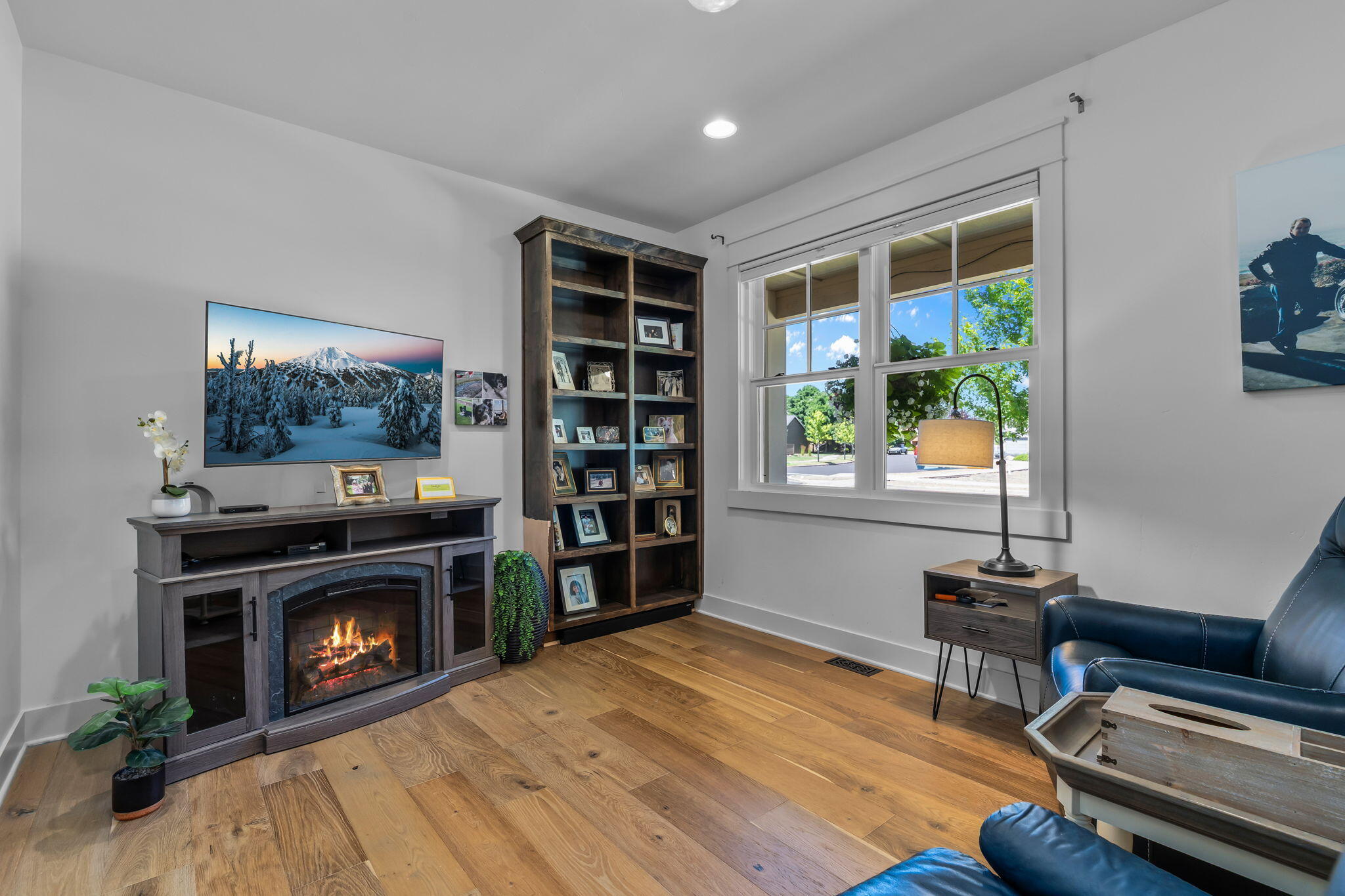 459 W St Helens Avenue