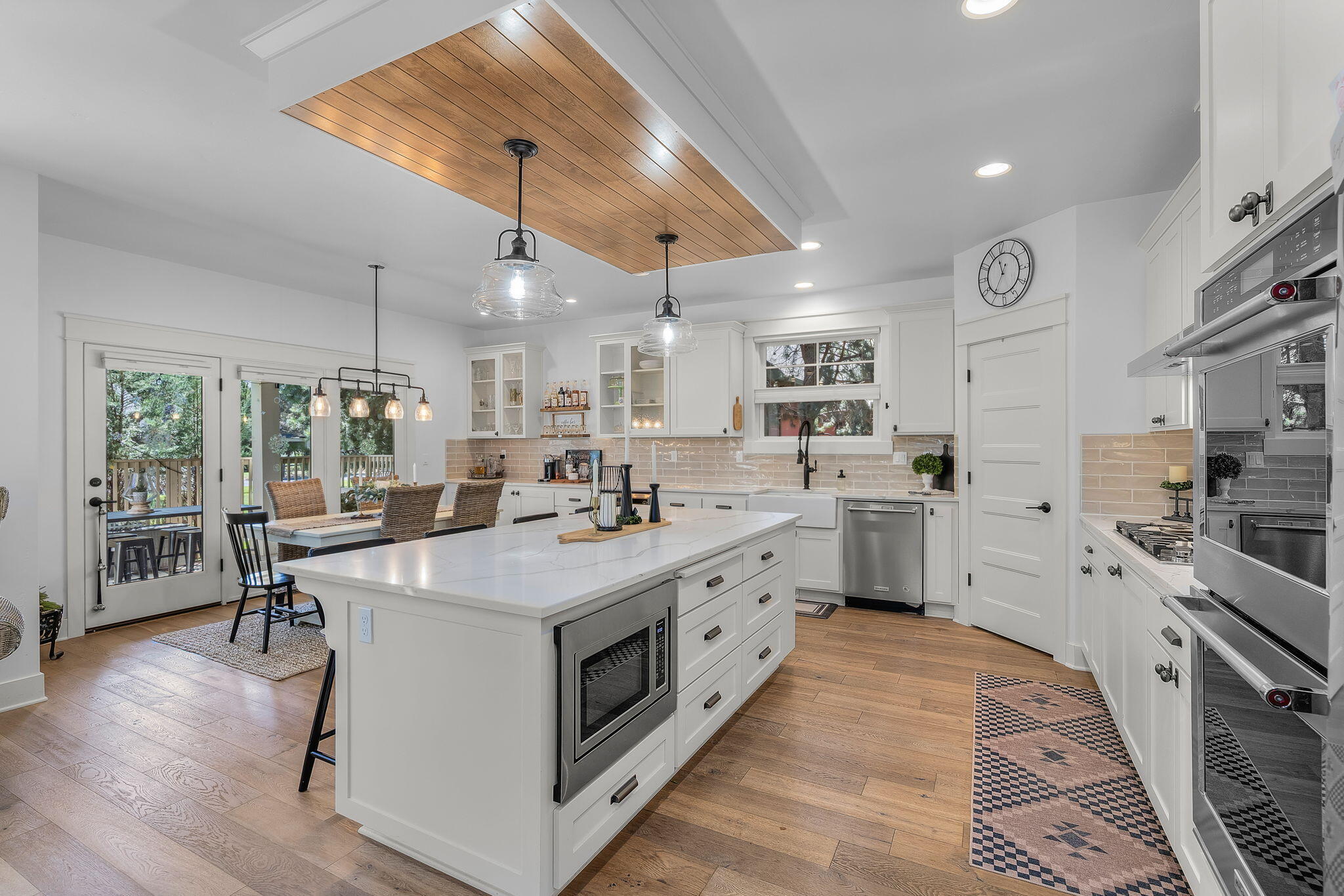 459 W St Helens Avenue