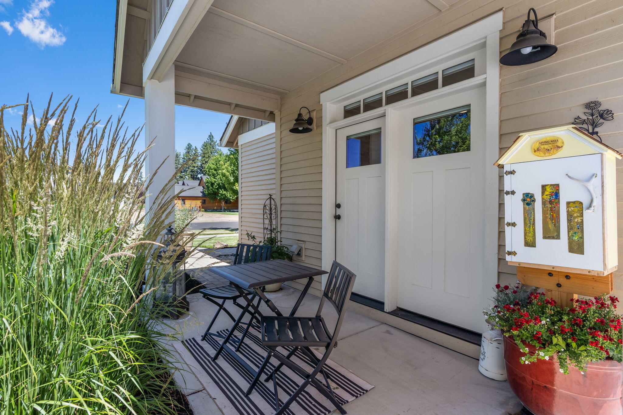 459 W St Helens Avenue