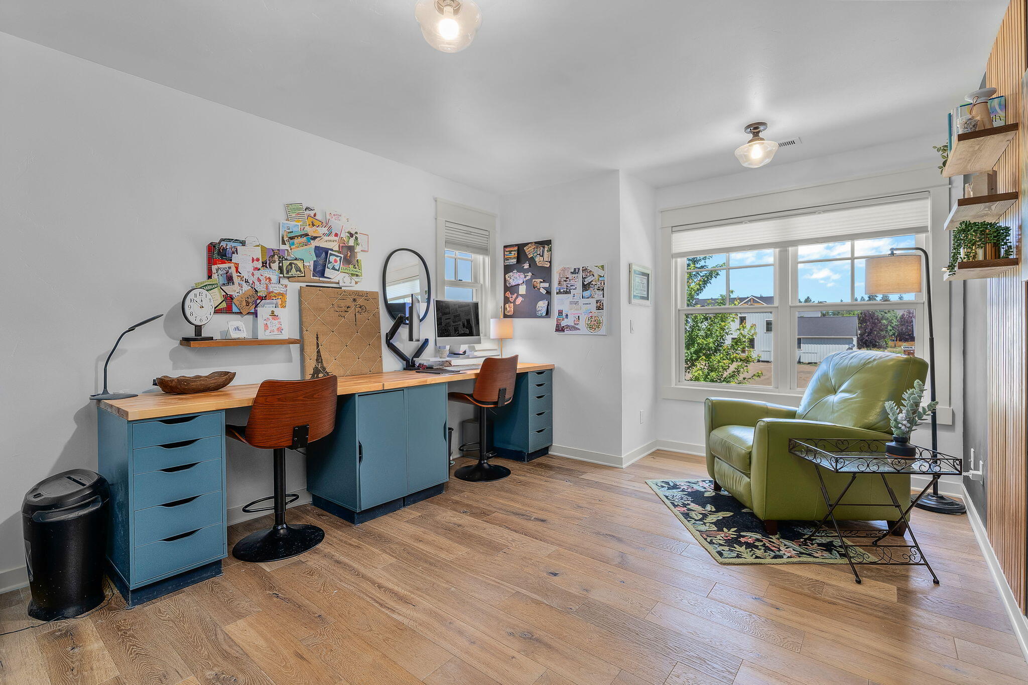 459 W St Helens Avenue