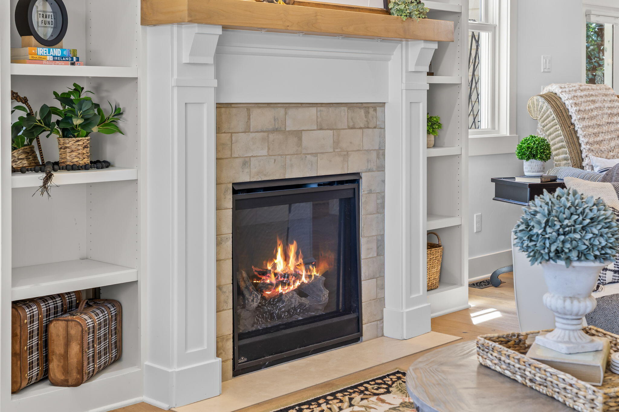 459 W St Helens Avenue