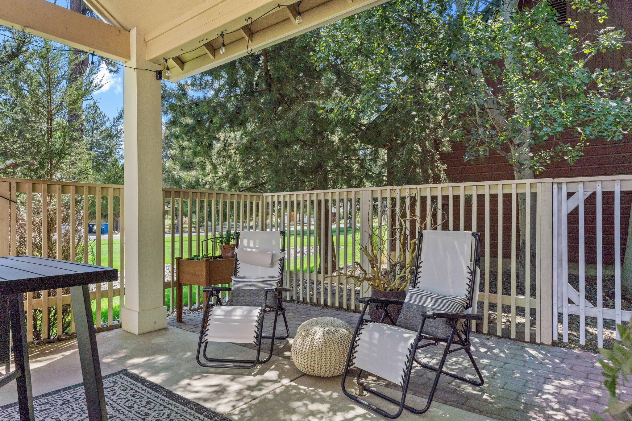 459 W St Helens Avenue