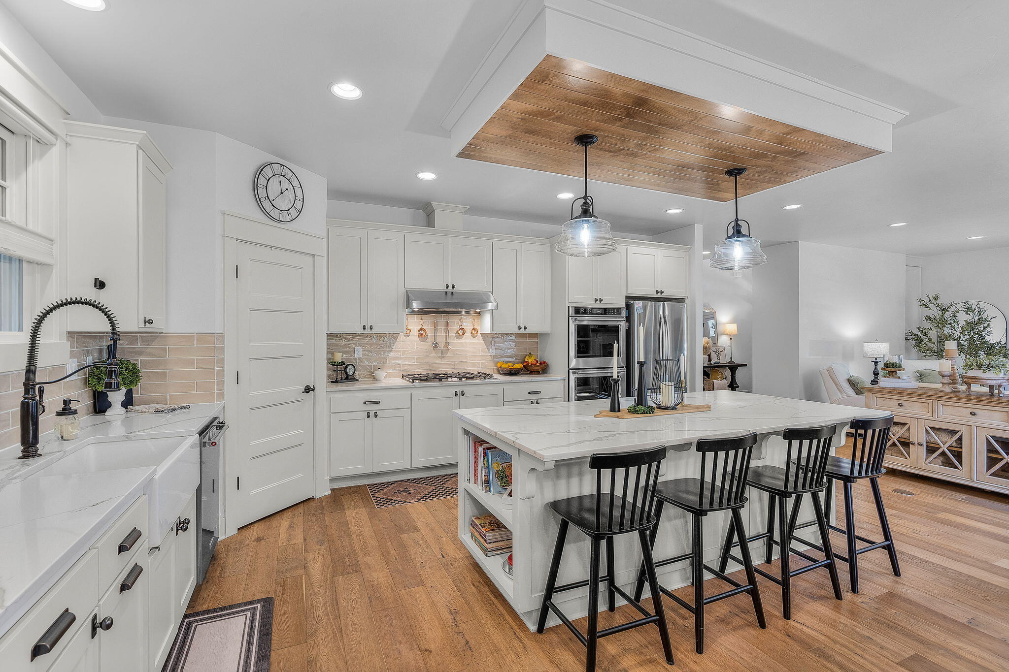 459 W St Helens Avenue