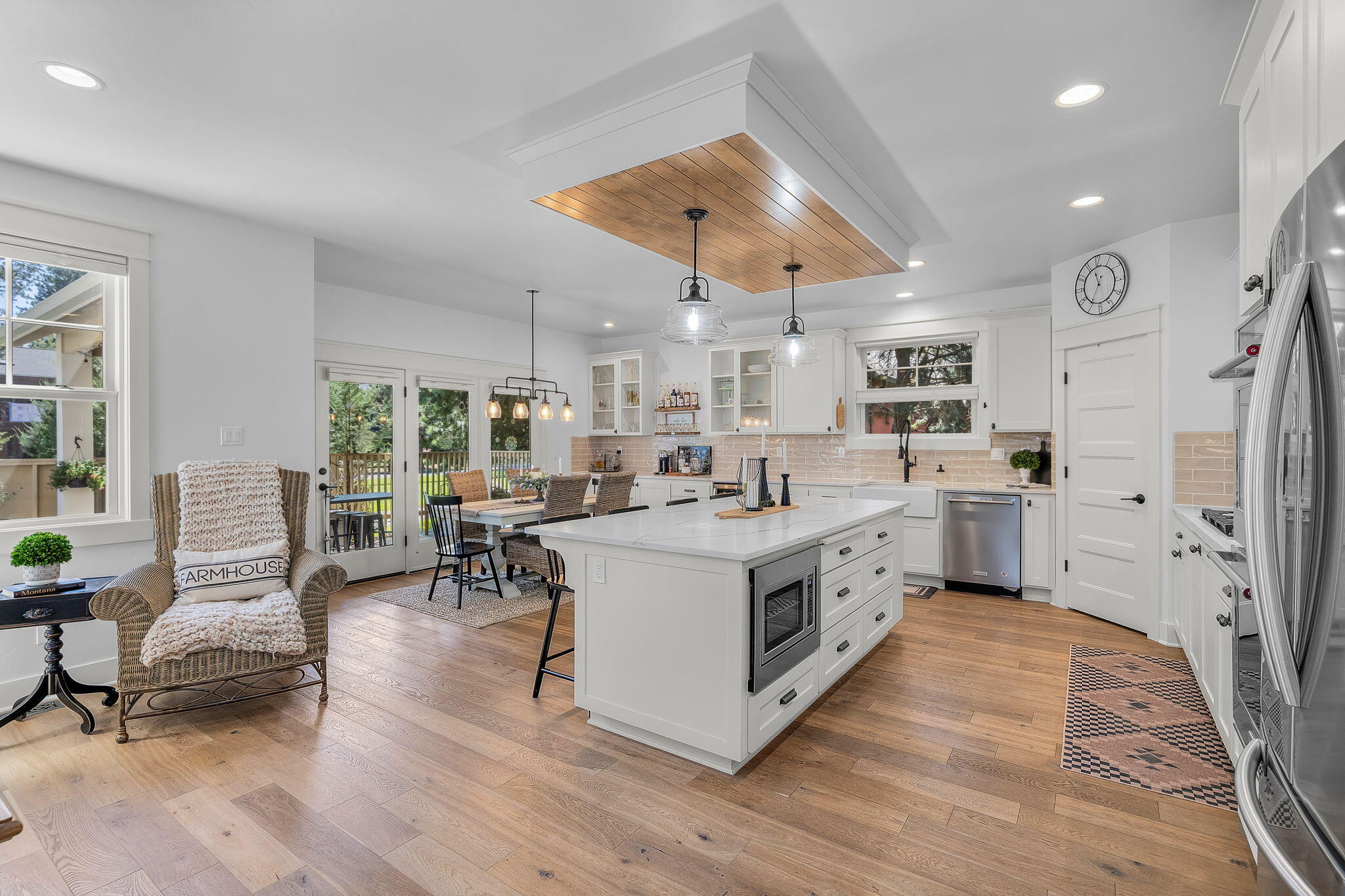 459 W St Helens Avenue