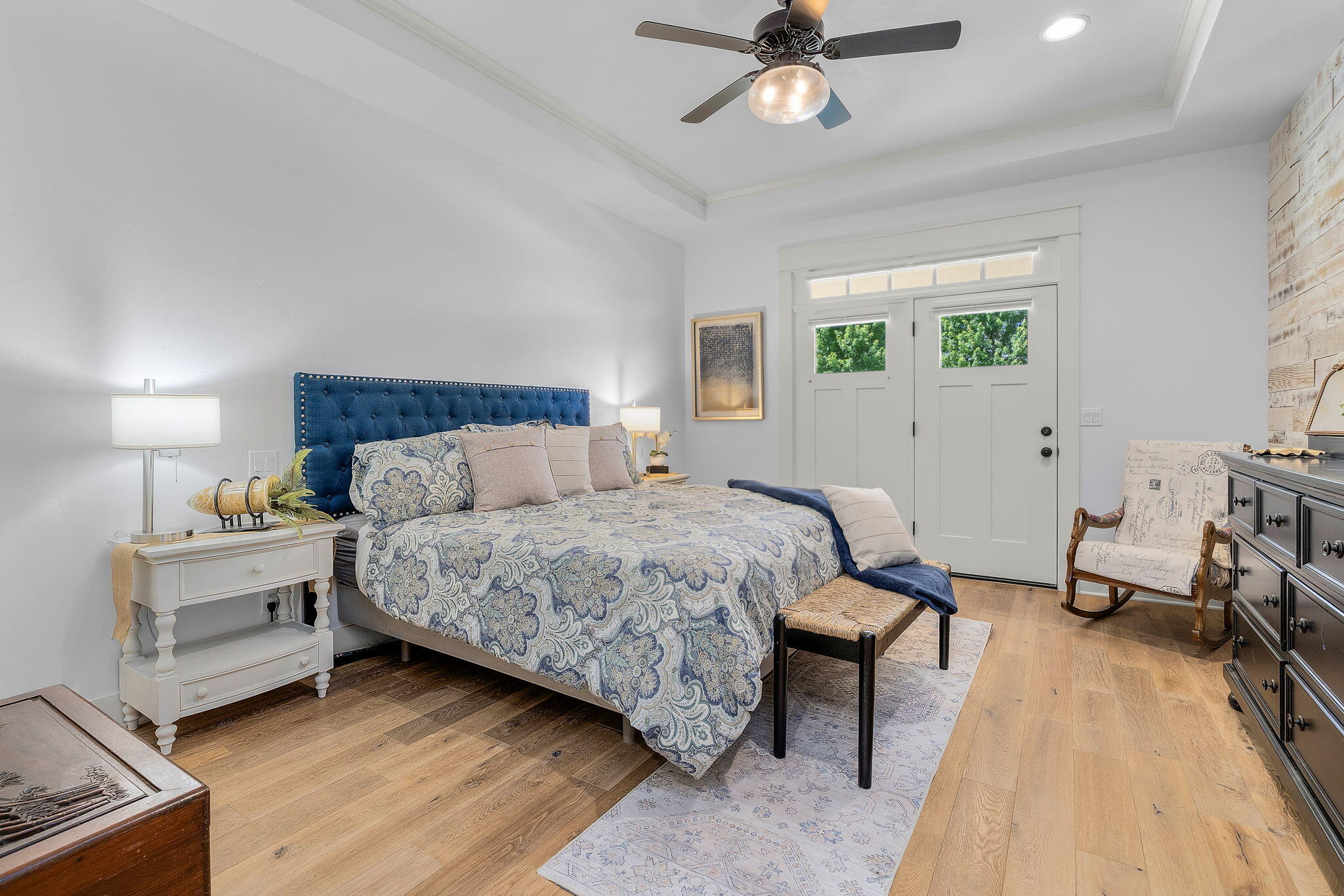 459 W St Helens Avenue