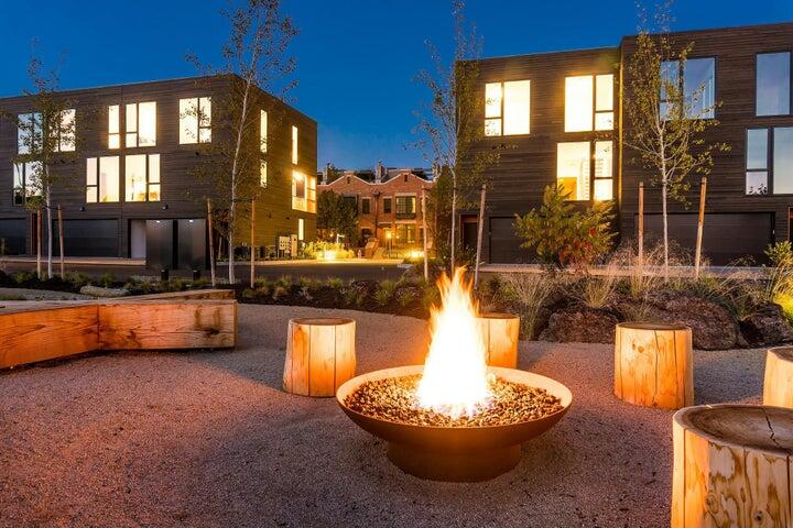 55 SW Wall Street, #4 & 4A