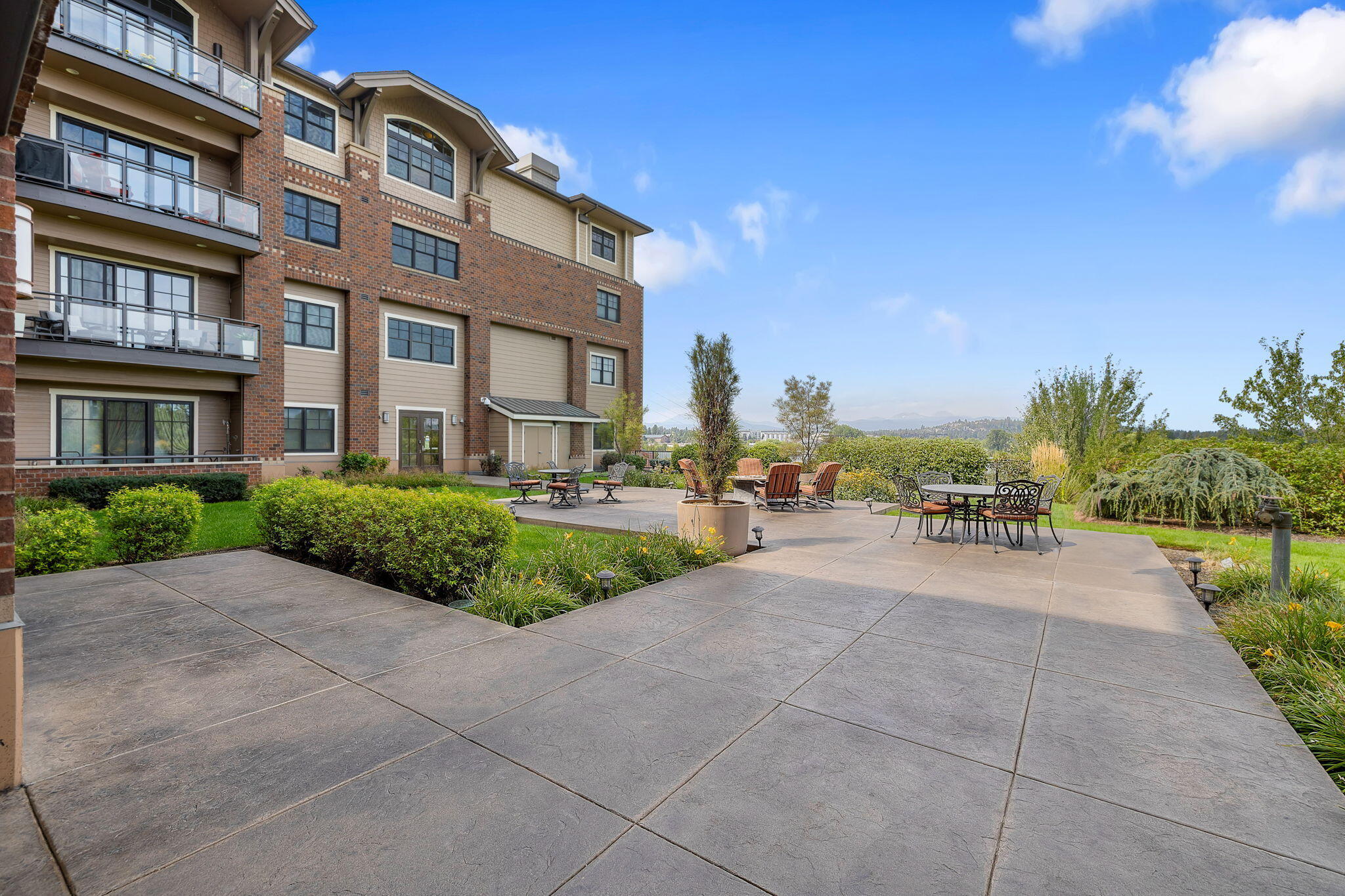 363 SW Bluff Drive, 409