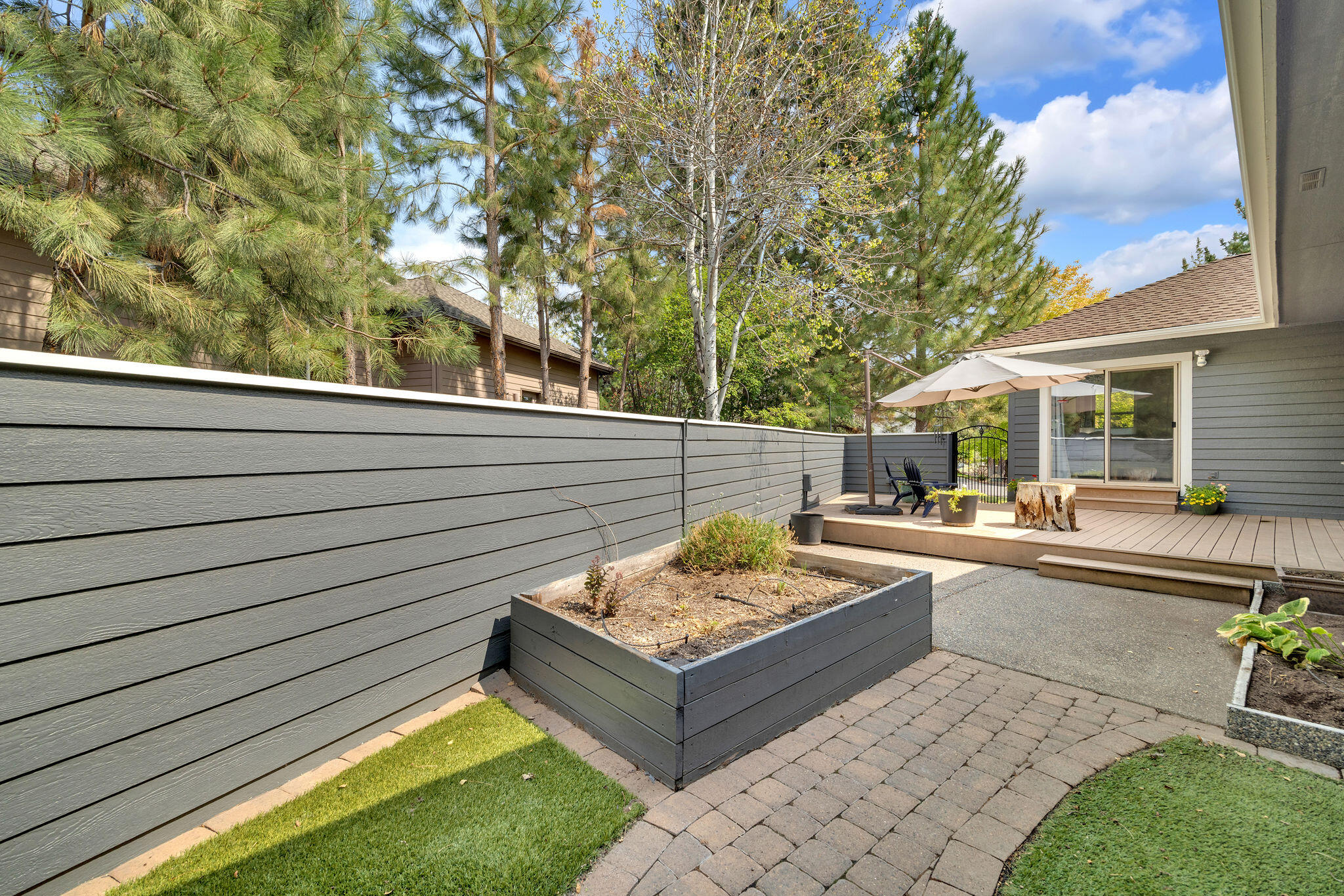 520 NW Divot Drive