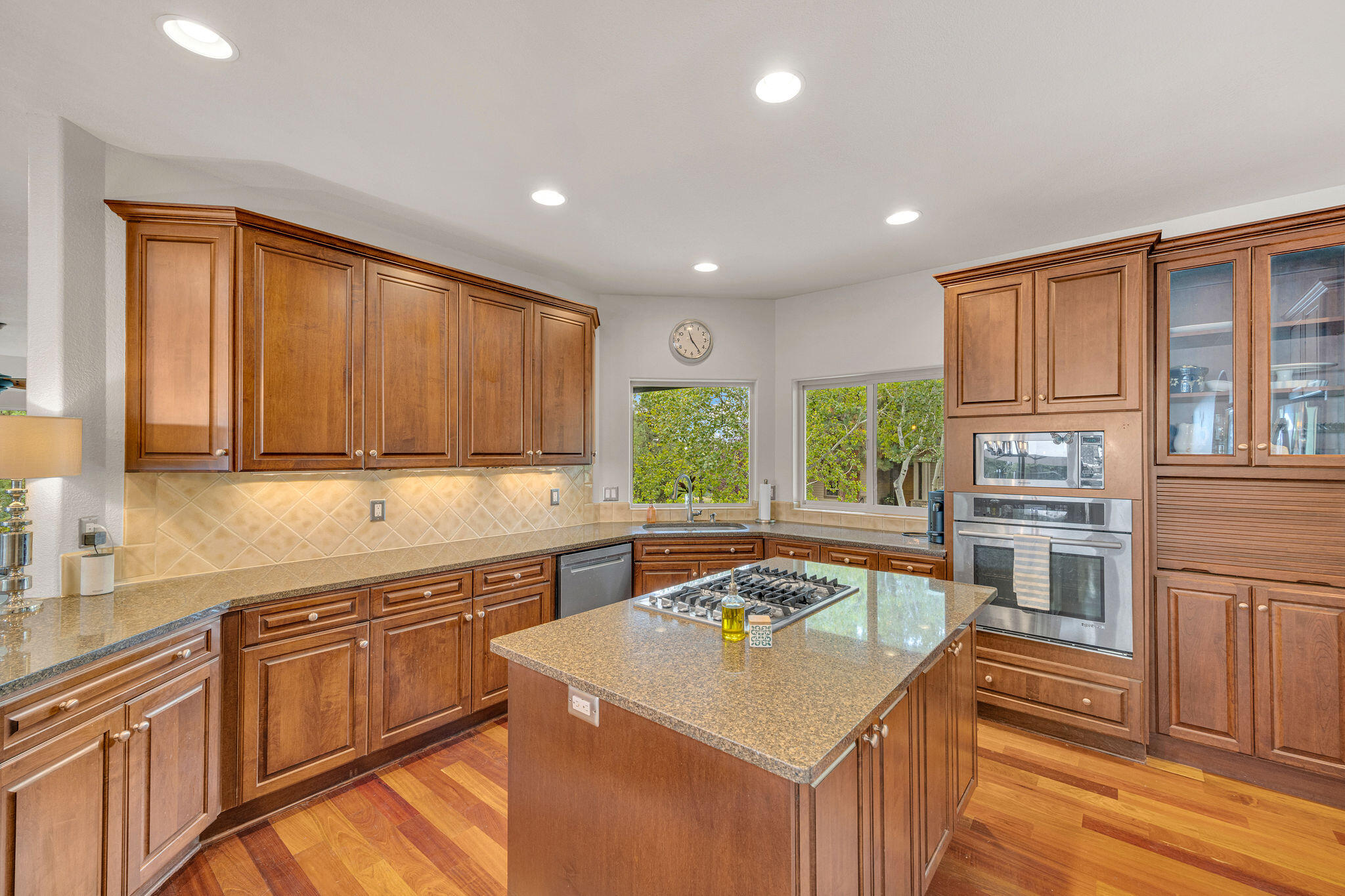 520 NW Divot Drive