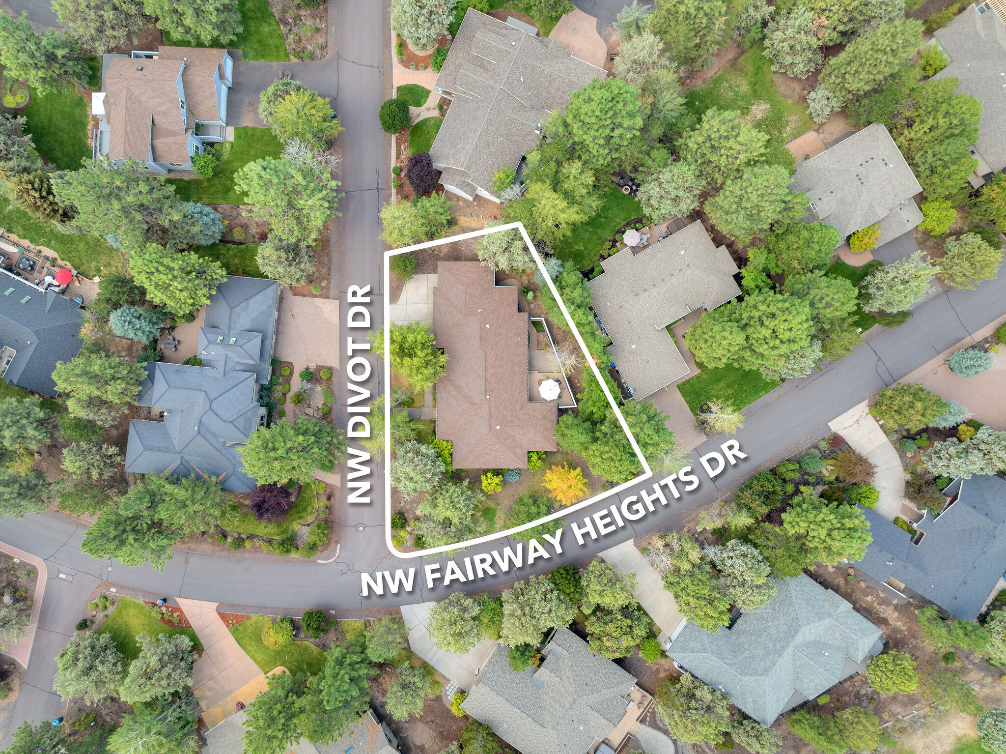 520 NW Divot Drive