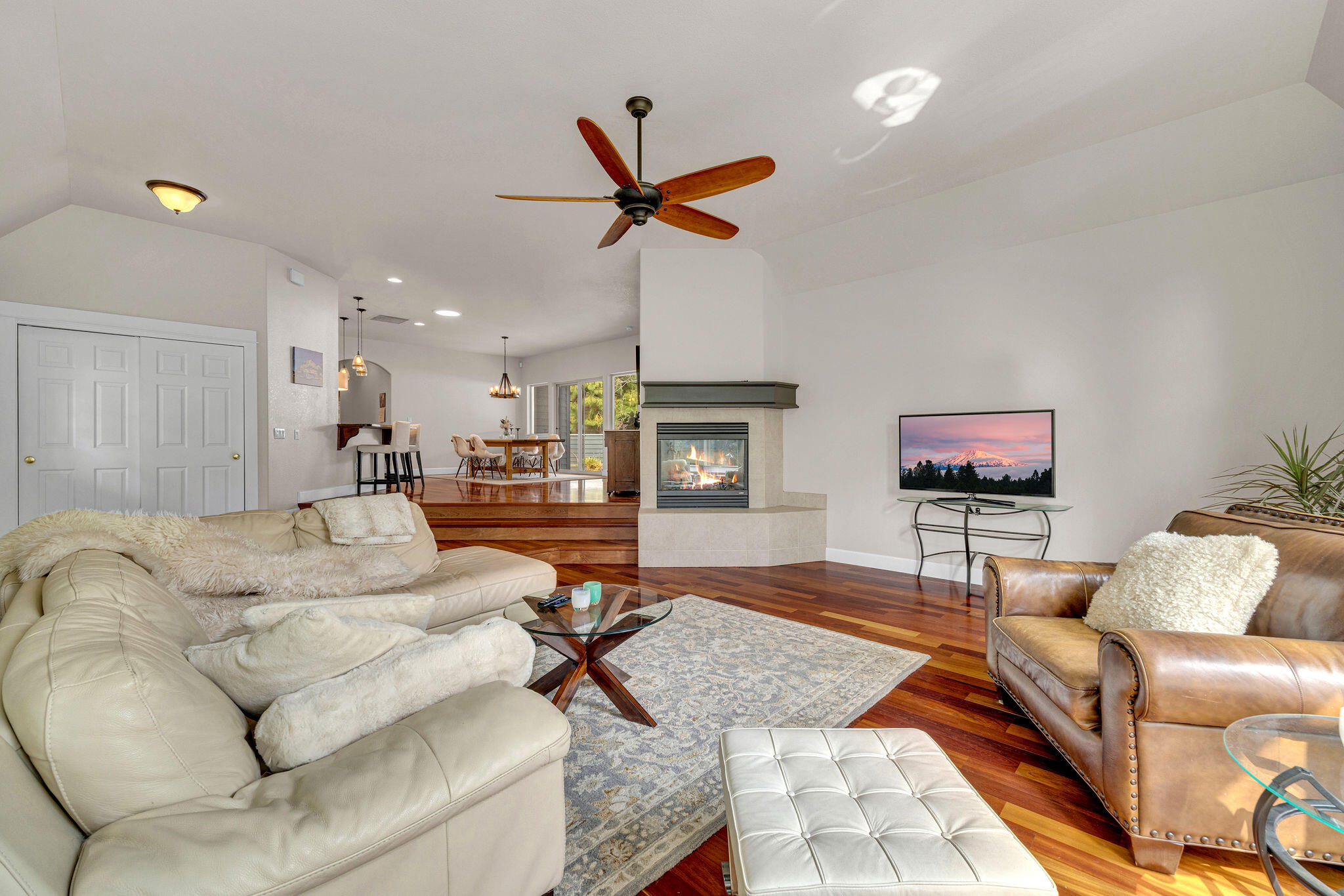 520 NW Divot Drive