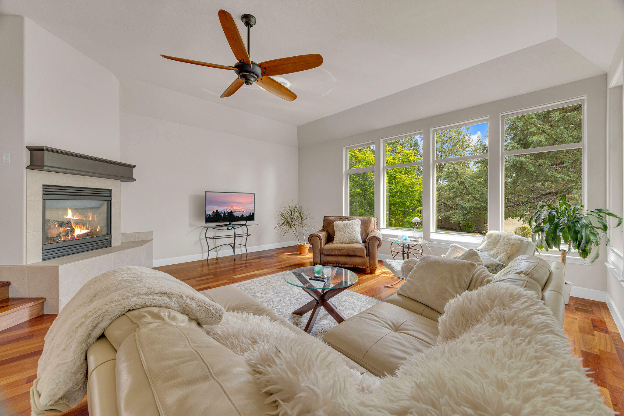 520 NW Divot Drive