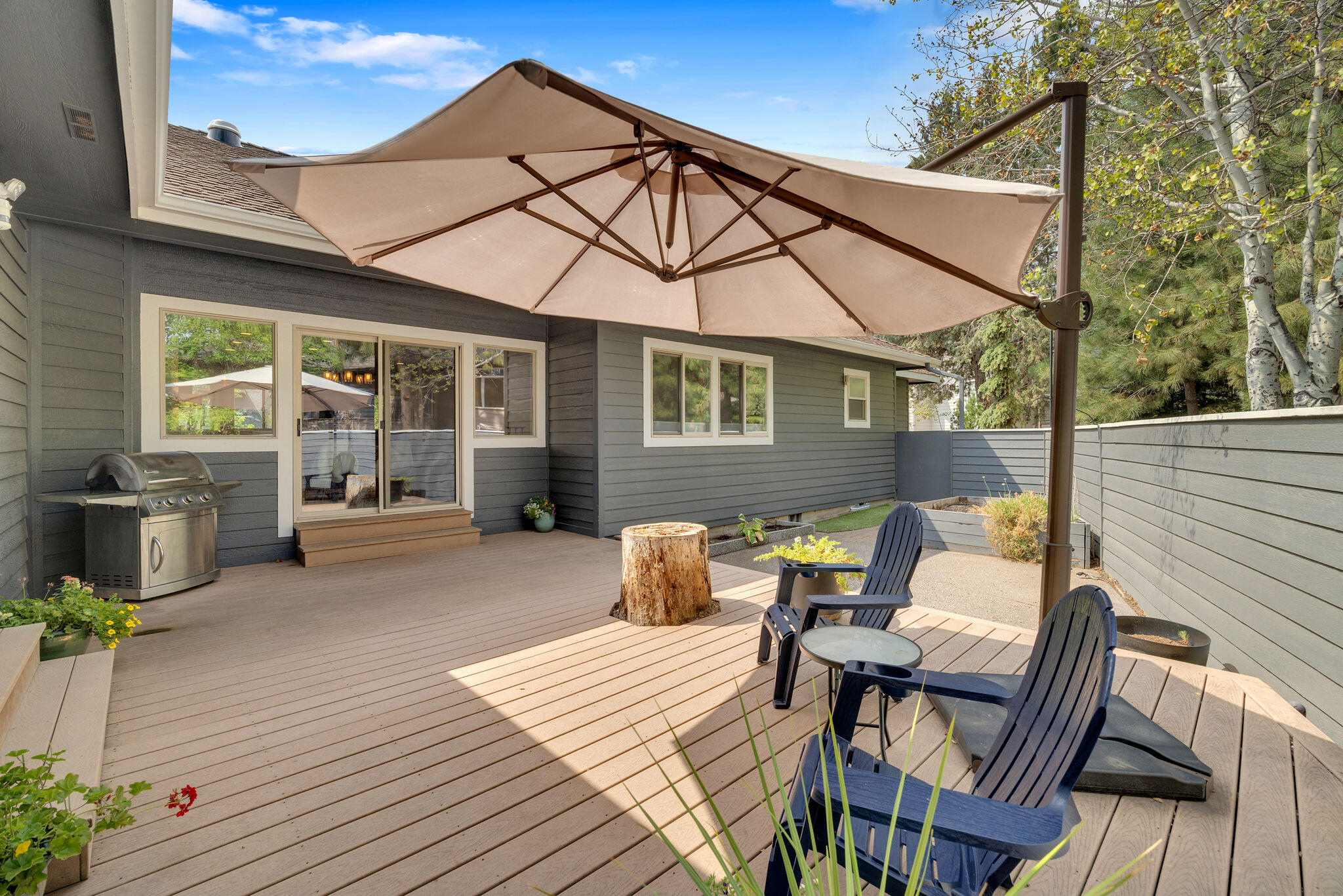 520 NW Divot Drive
