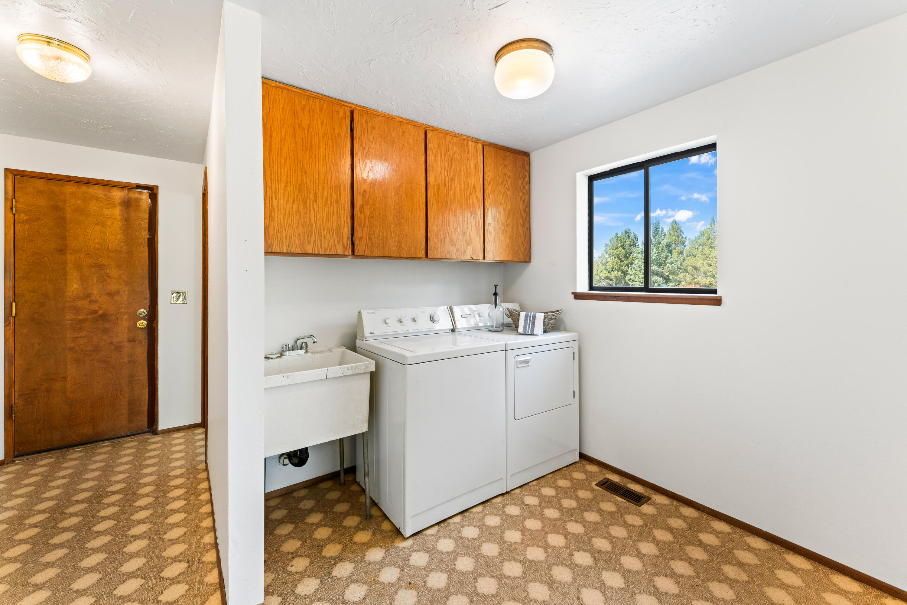 17845 Plainview Road