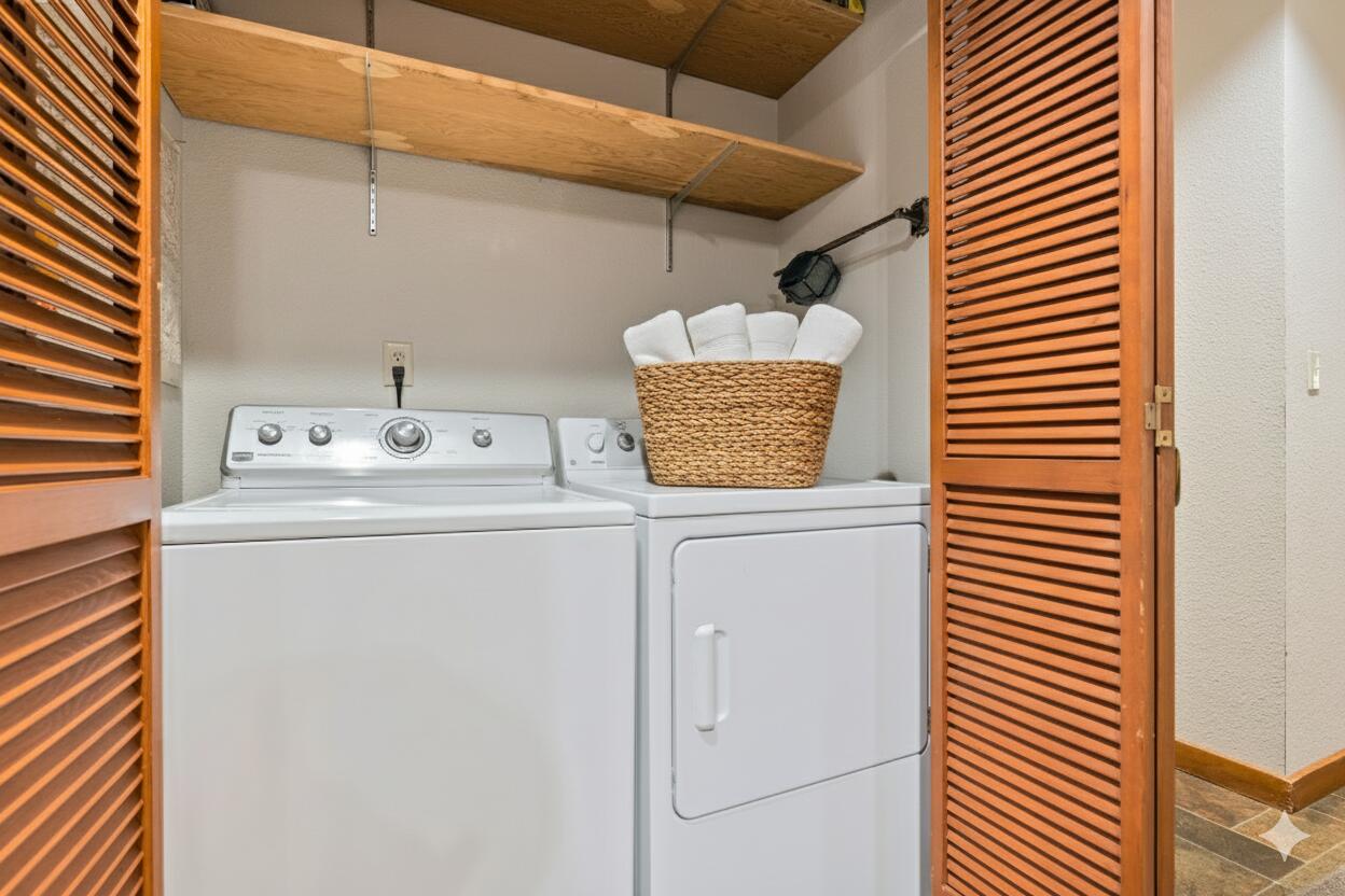 13692 Owls Clover, RH9