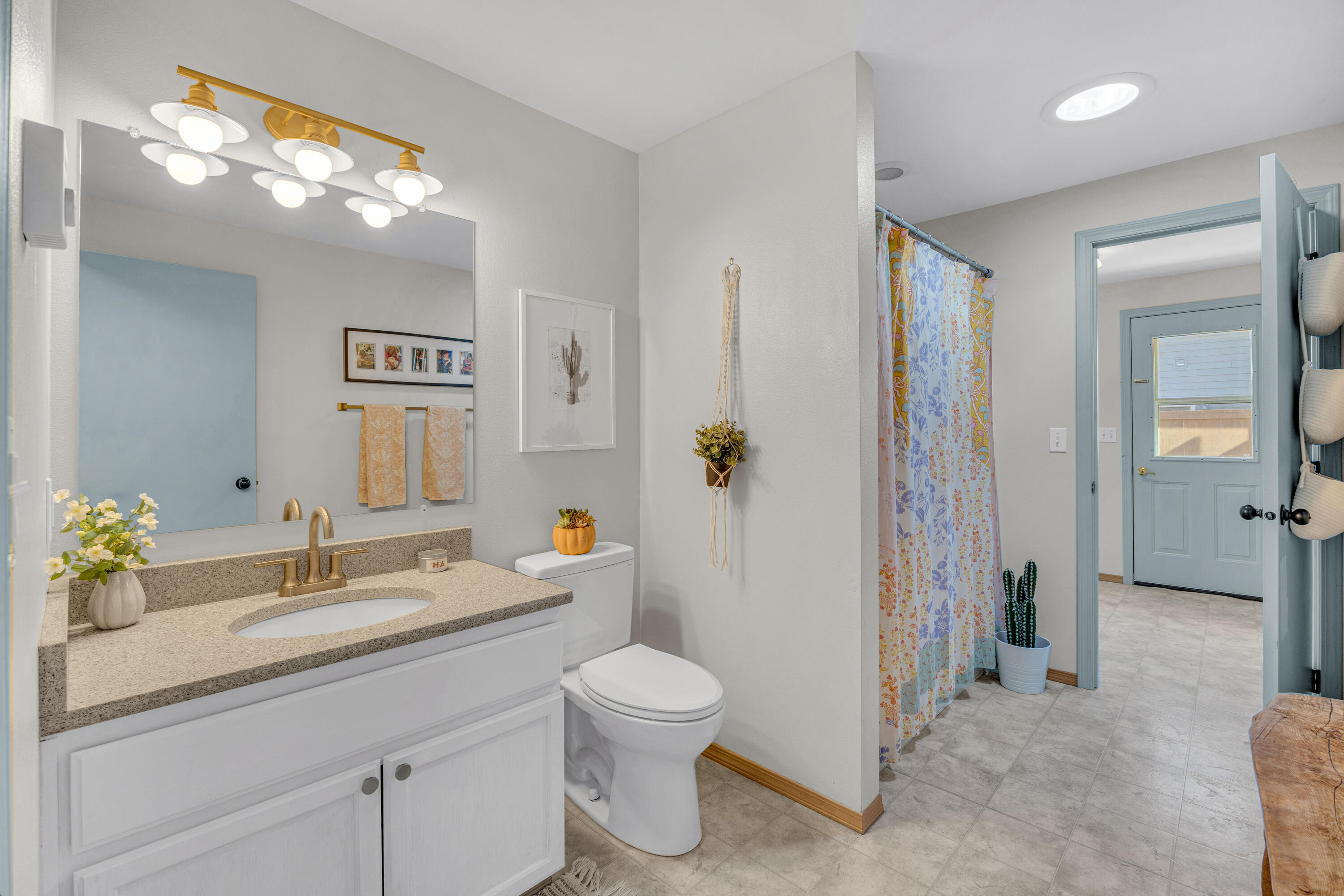 352 N Tamarack Street, Sisters