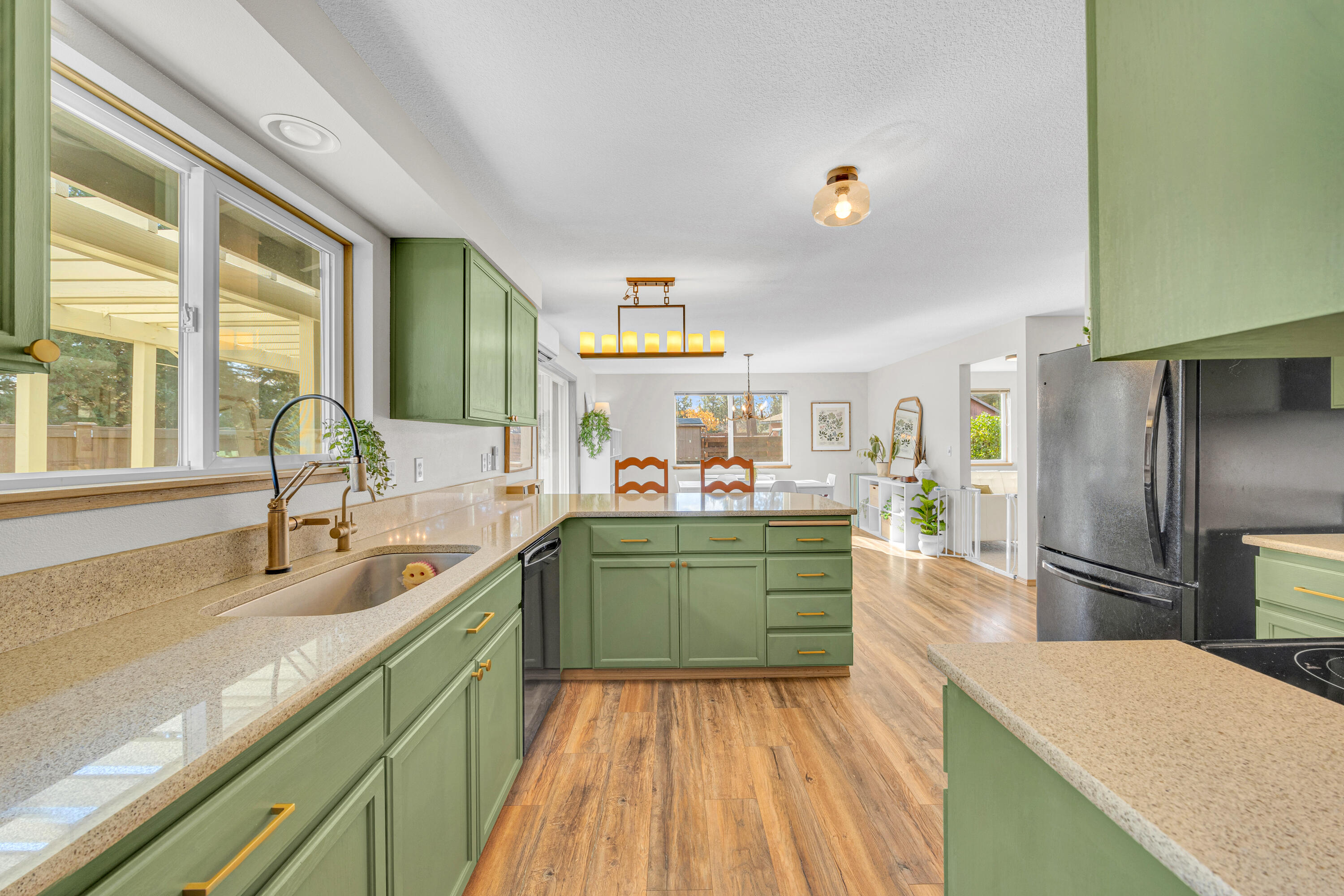 352 N Tamarack Street, Sisters