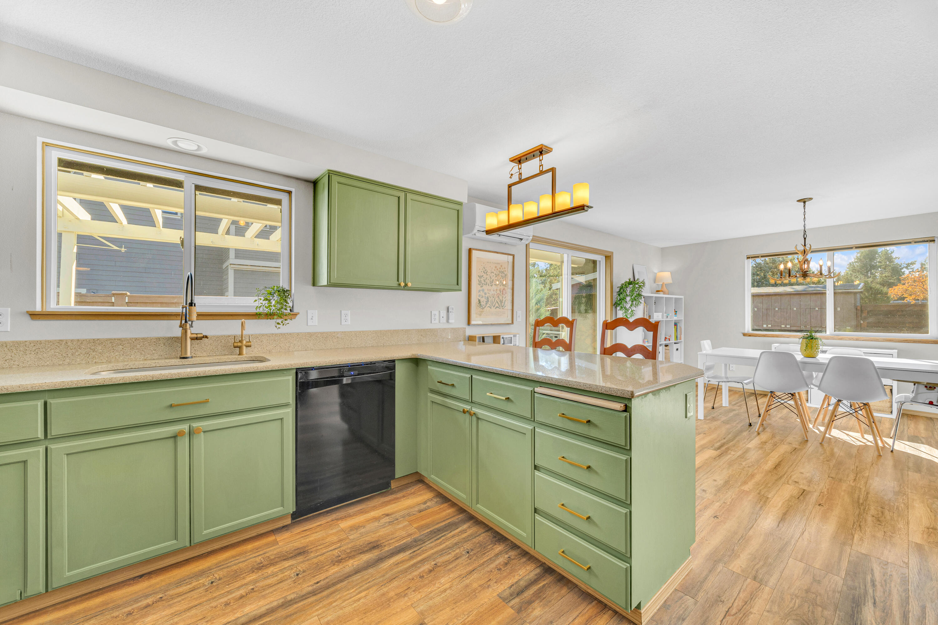 352 N Tamarack Street, Sisters