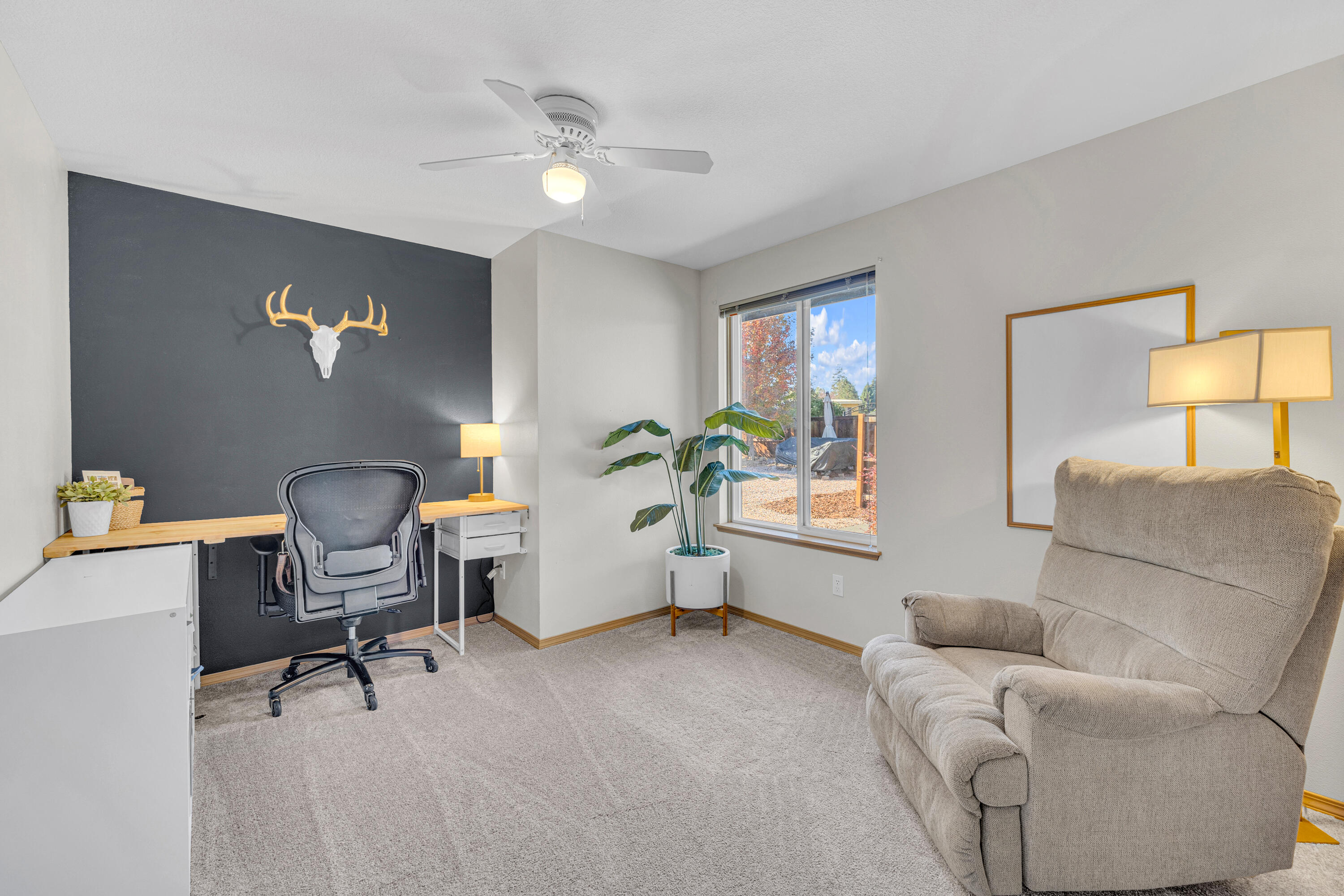 352 N Tamarack Street, Sisters