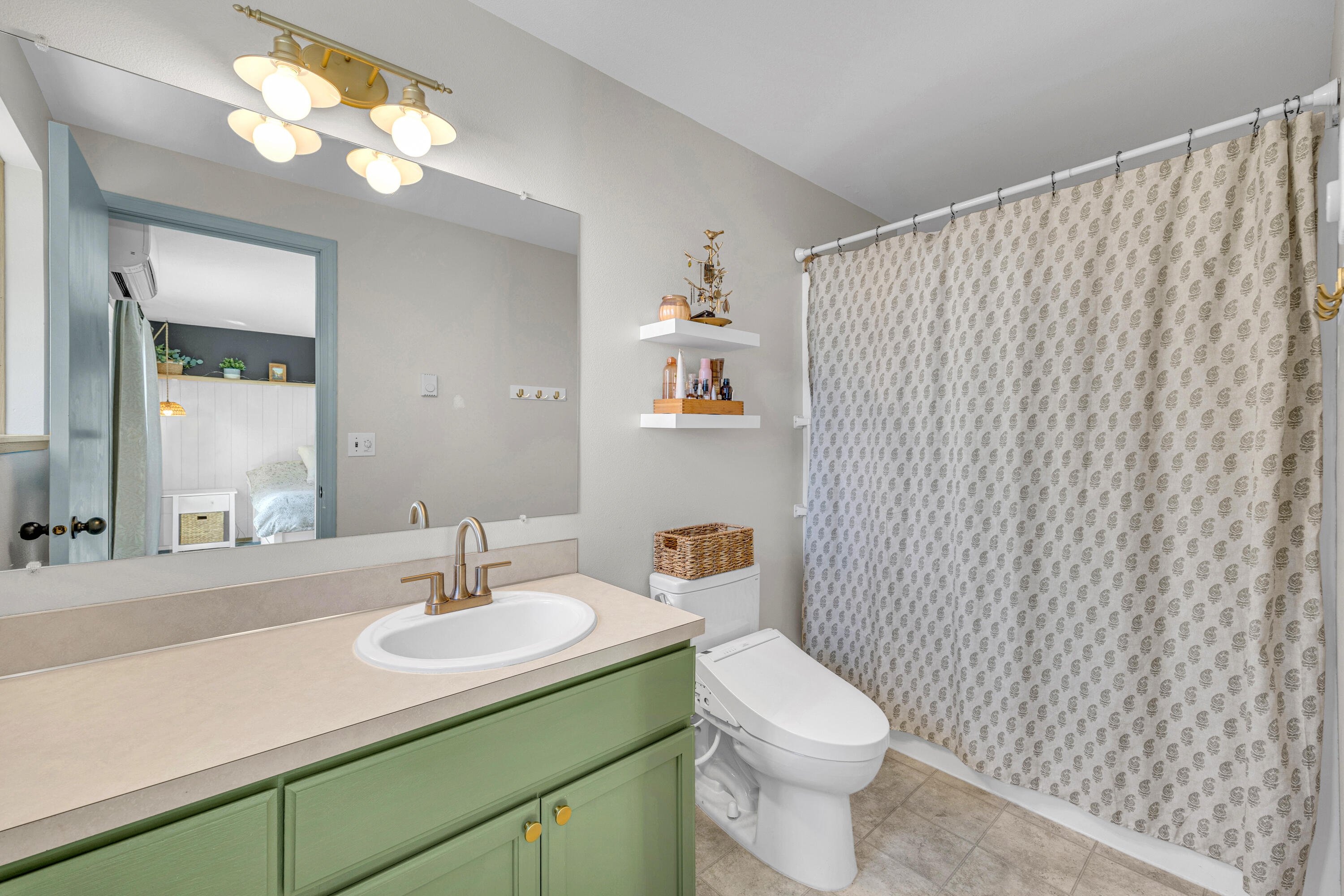 352 N Tamarack Street, Sisters