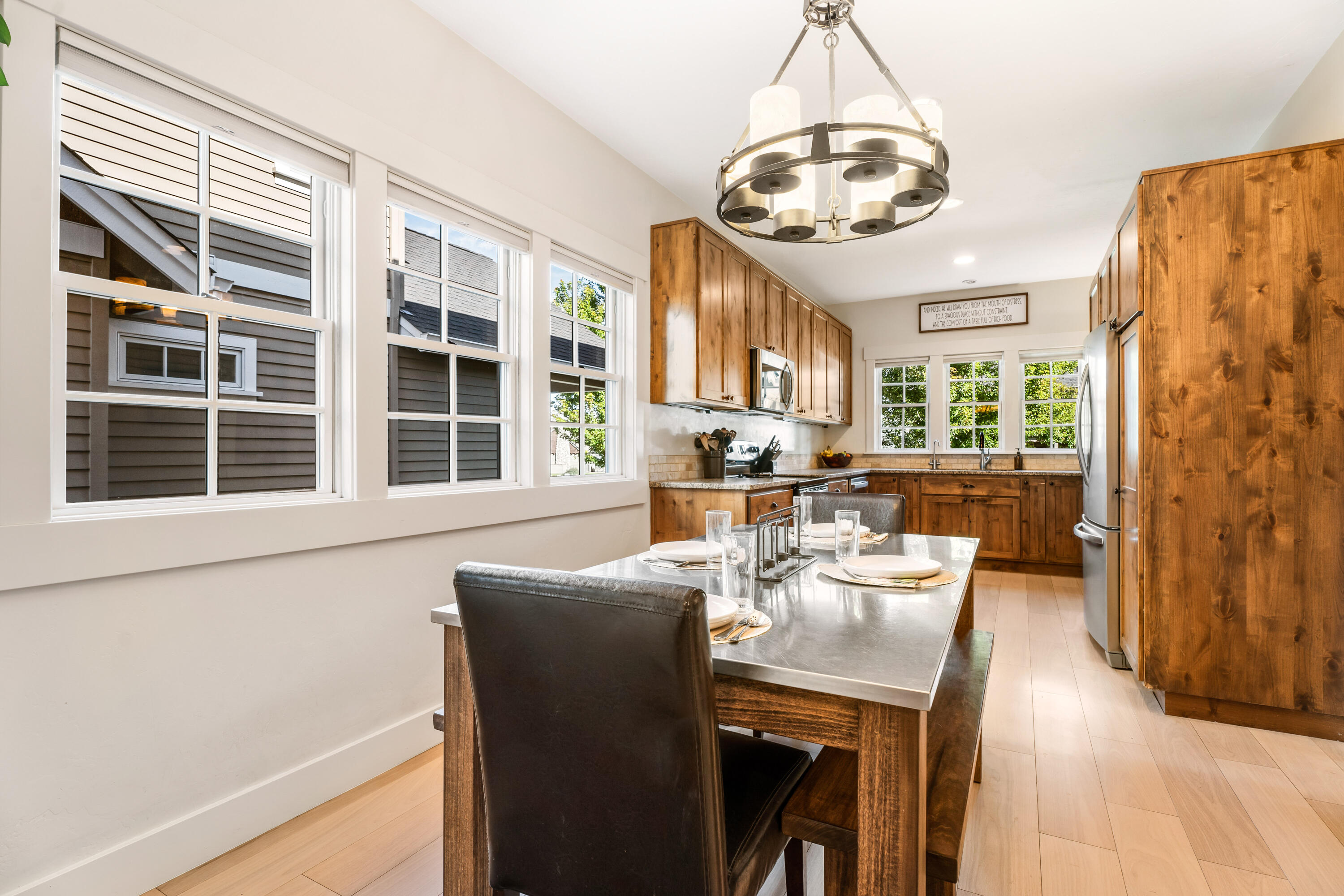 597 W Jefferson Avenue