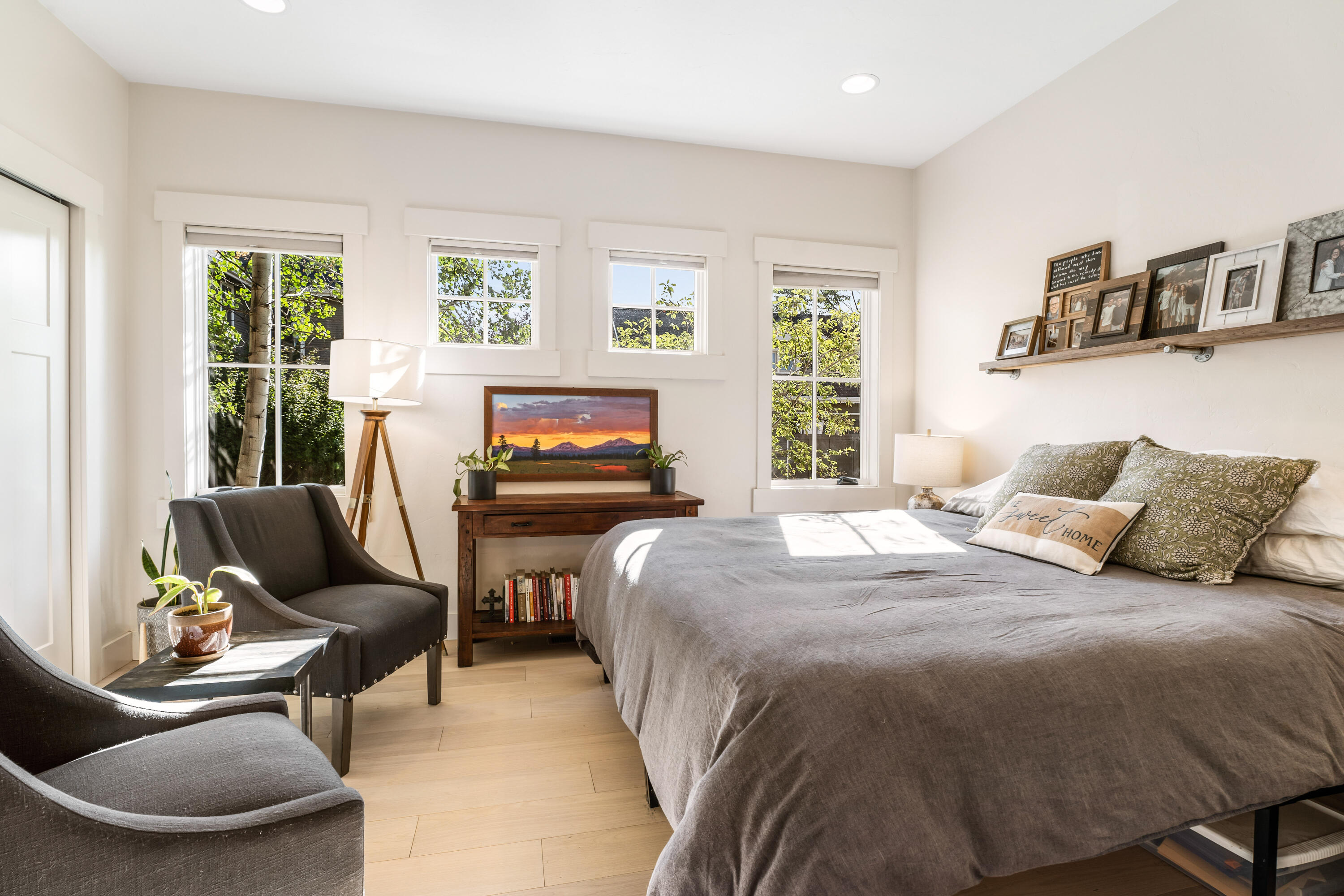 597 W Jefferson Avenue