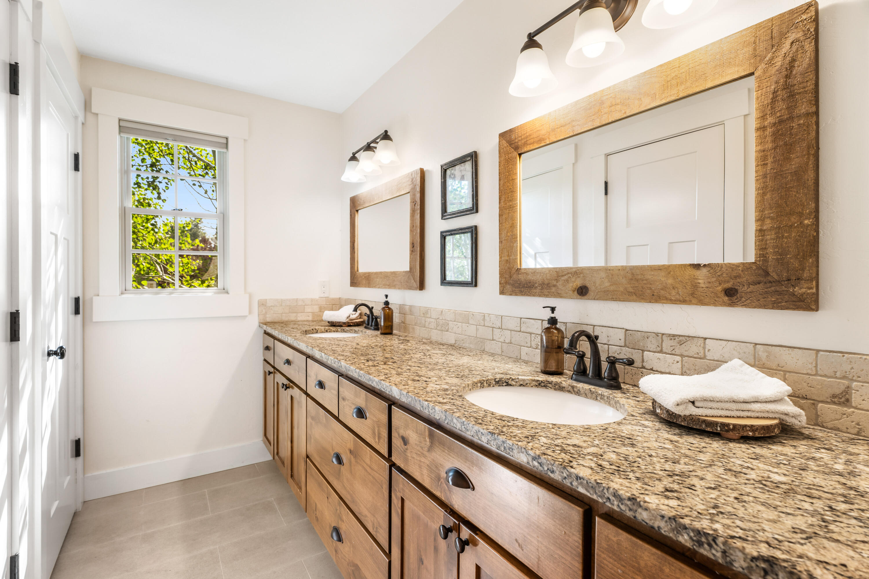 597 W Jefferson Avenue