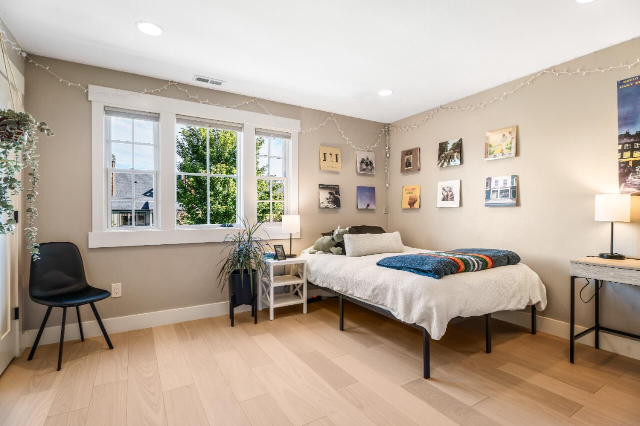 597 W Jefferson Avenue