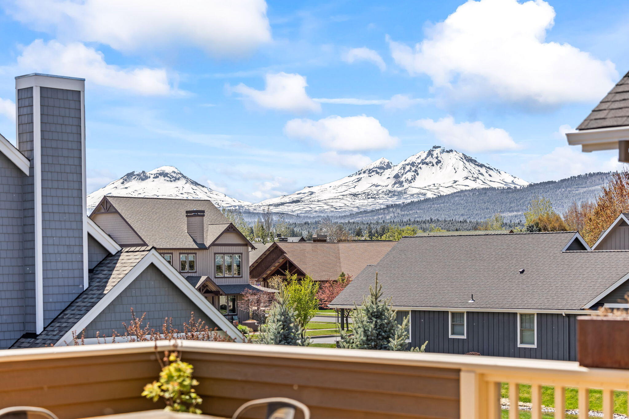 597 W Jefferson Avenue