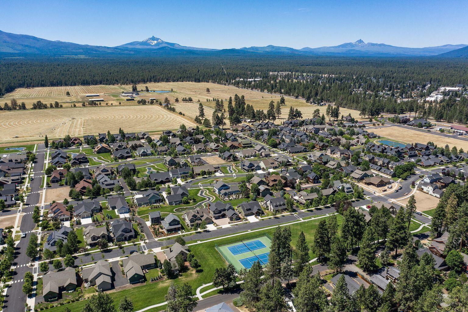 597 W Jefferson Avenue