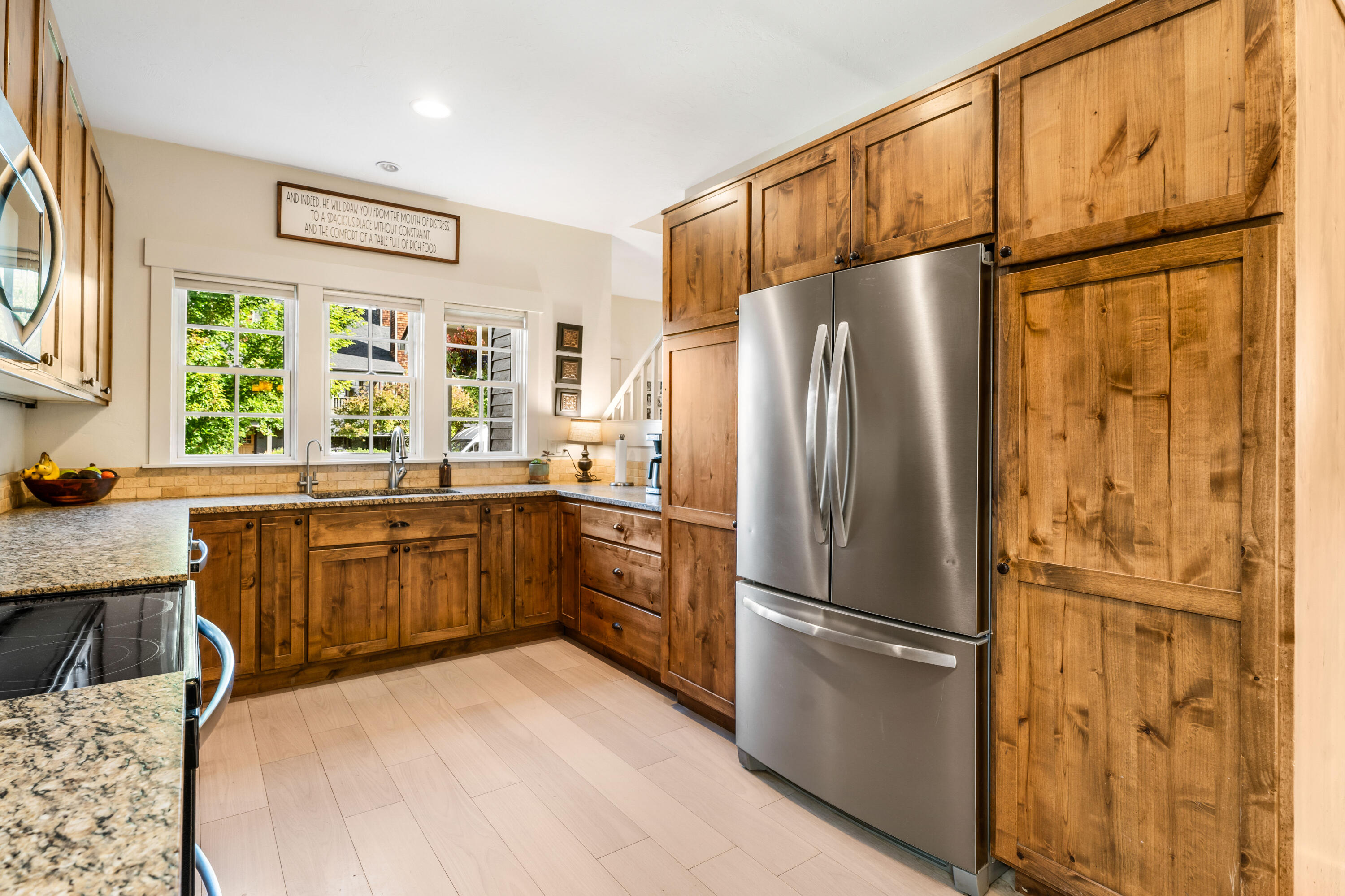 597 W Jefferson Avenue