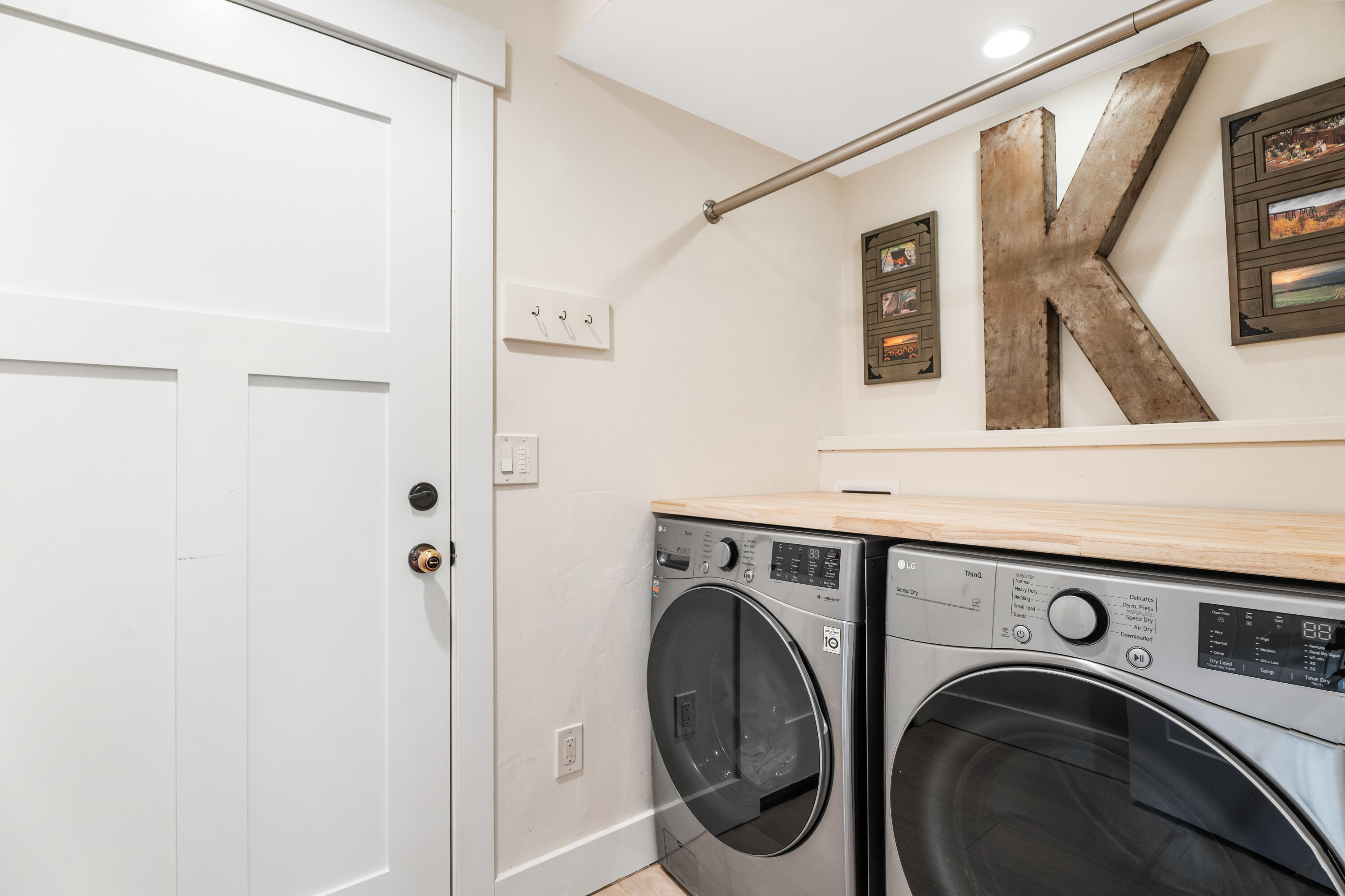 597 W Jefferson Avenue