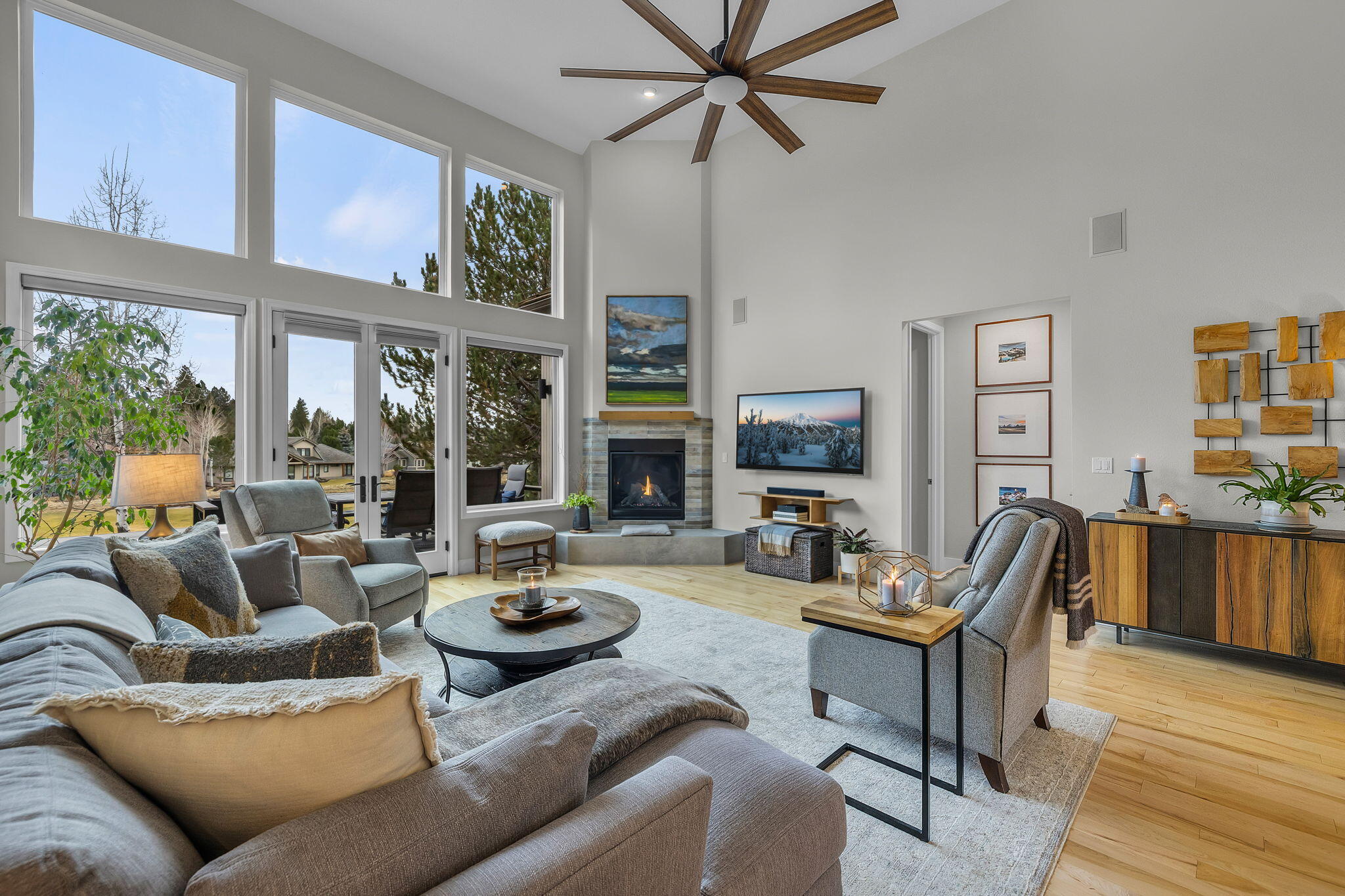 61981 Fall Creek Loop