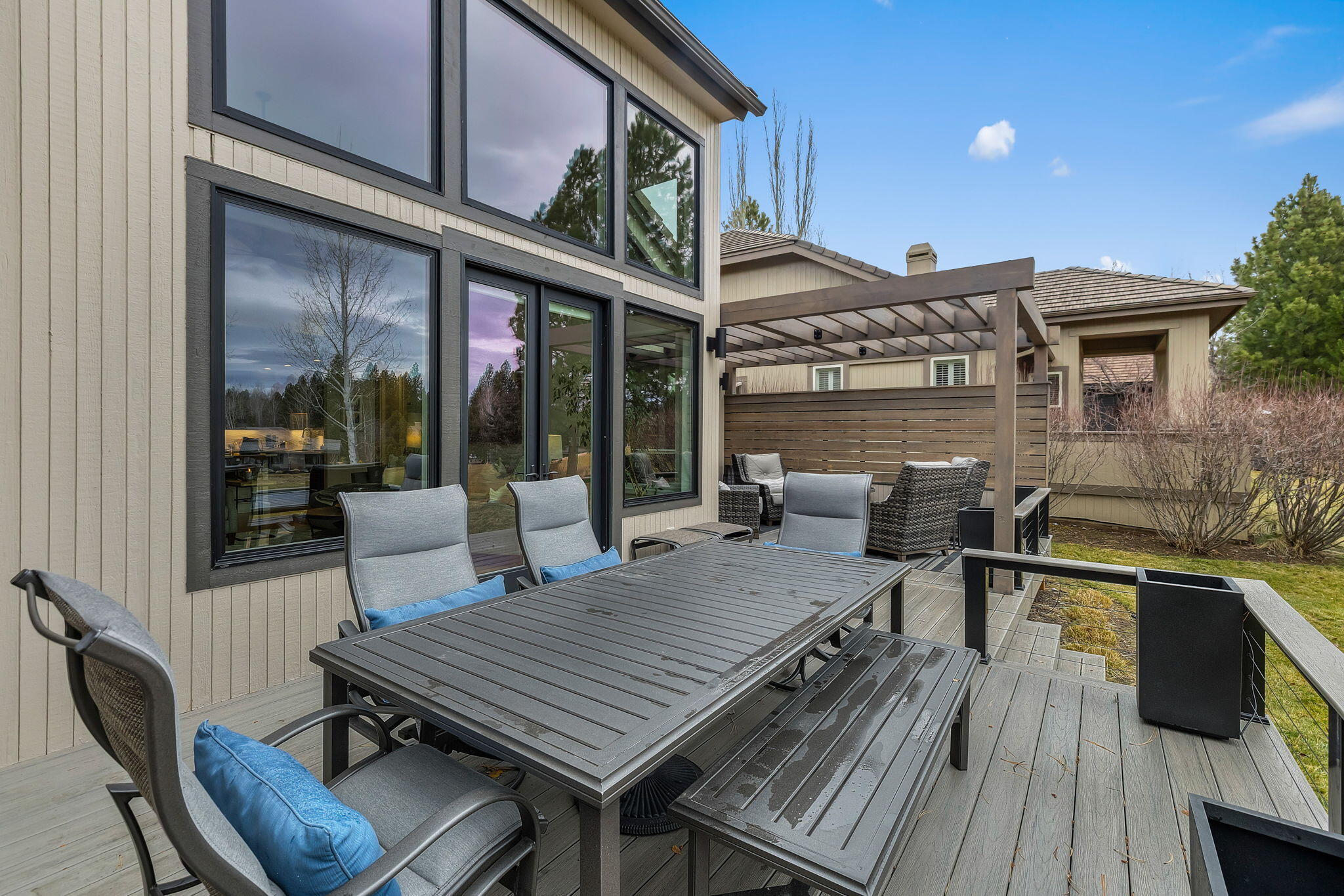 61981 Fall Creek Loop