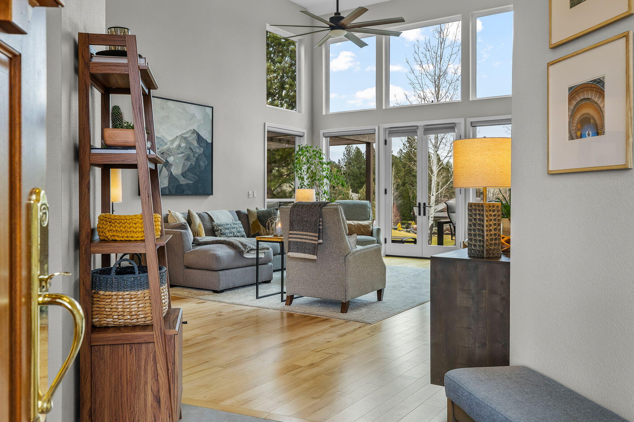 61981 Fall Creek Loop