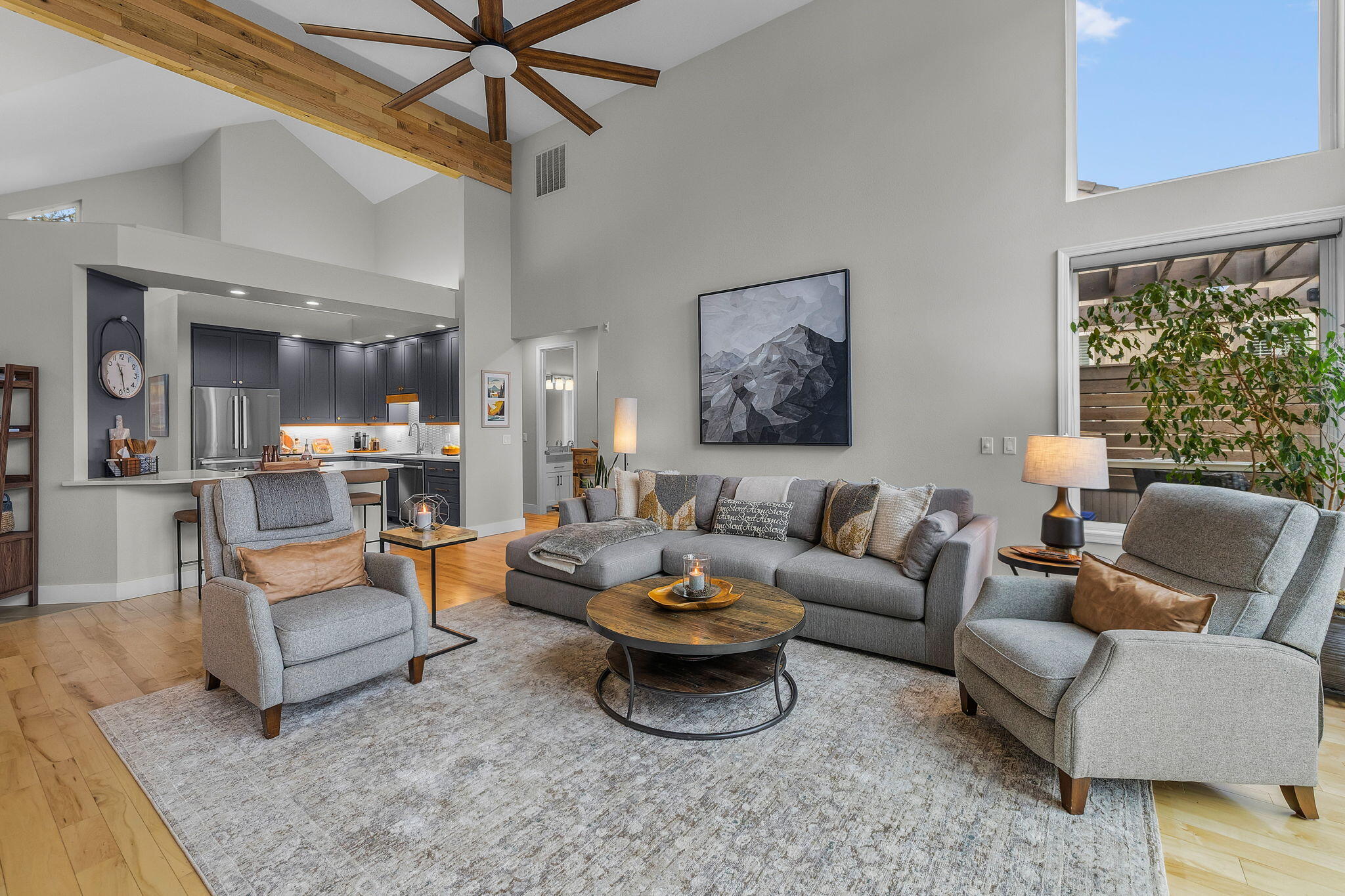 61981 Fall Creek Loop