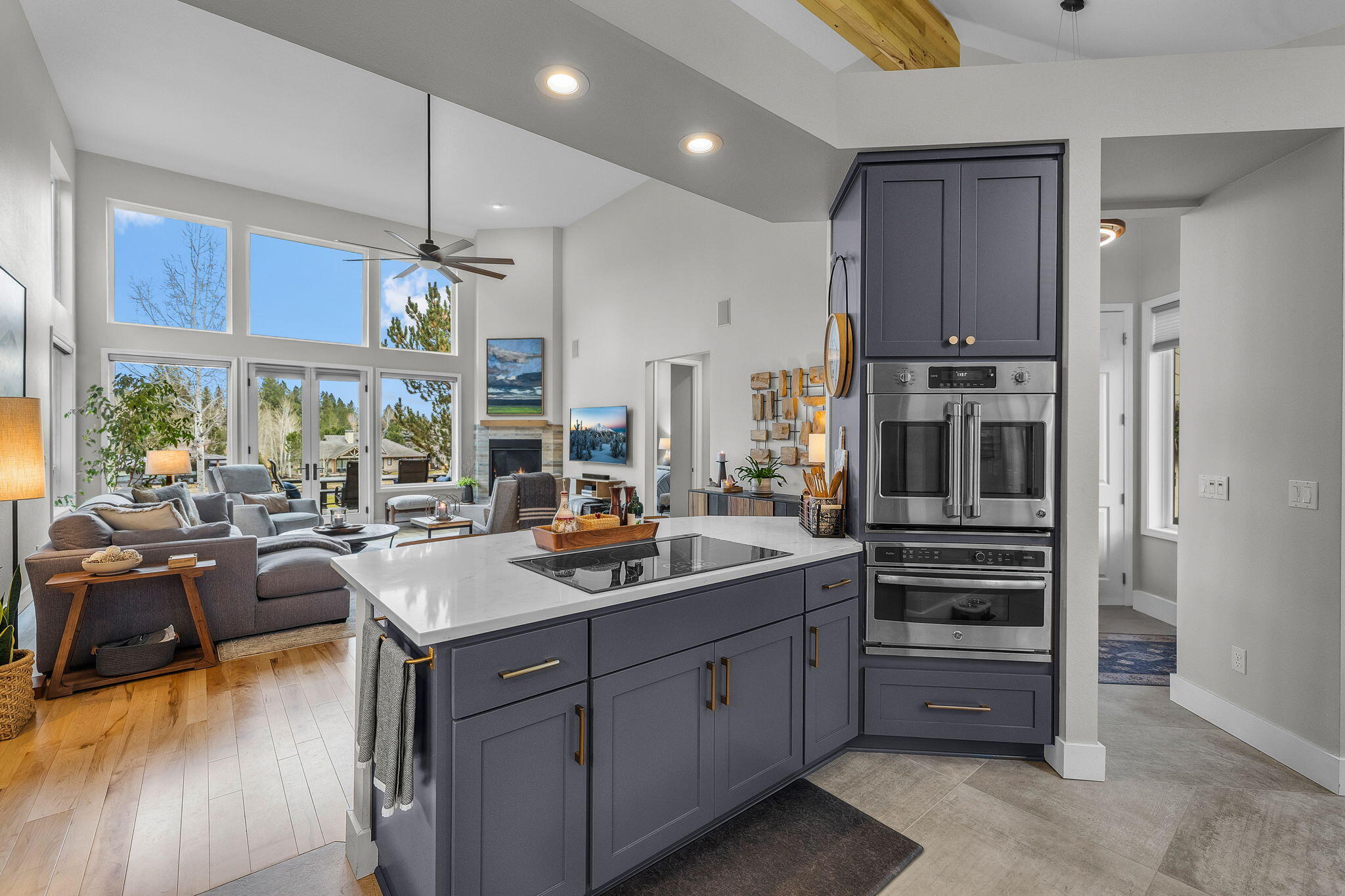 61981 Fall Creek Loop