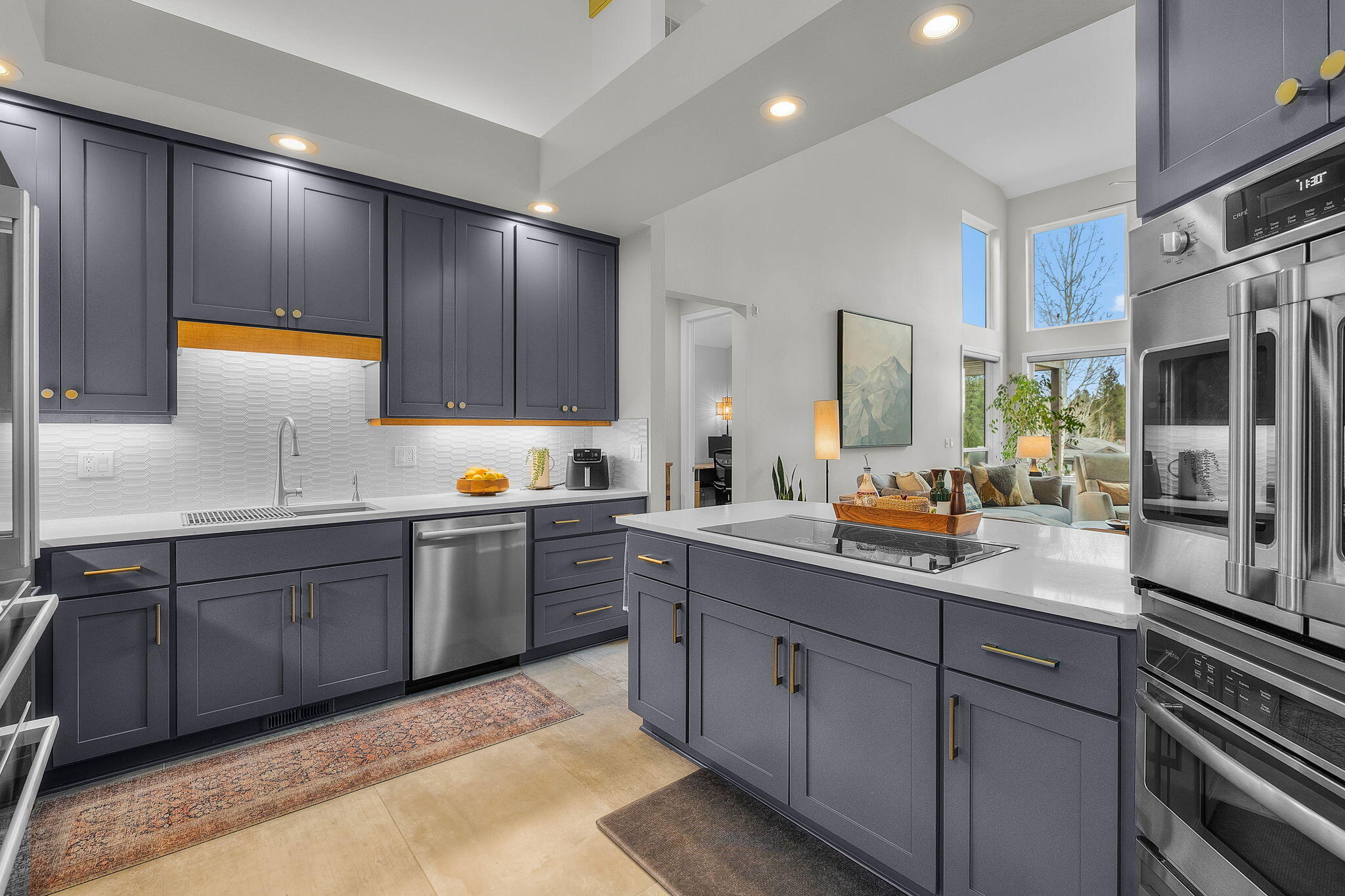 61981 Fall Creek Loop