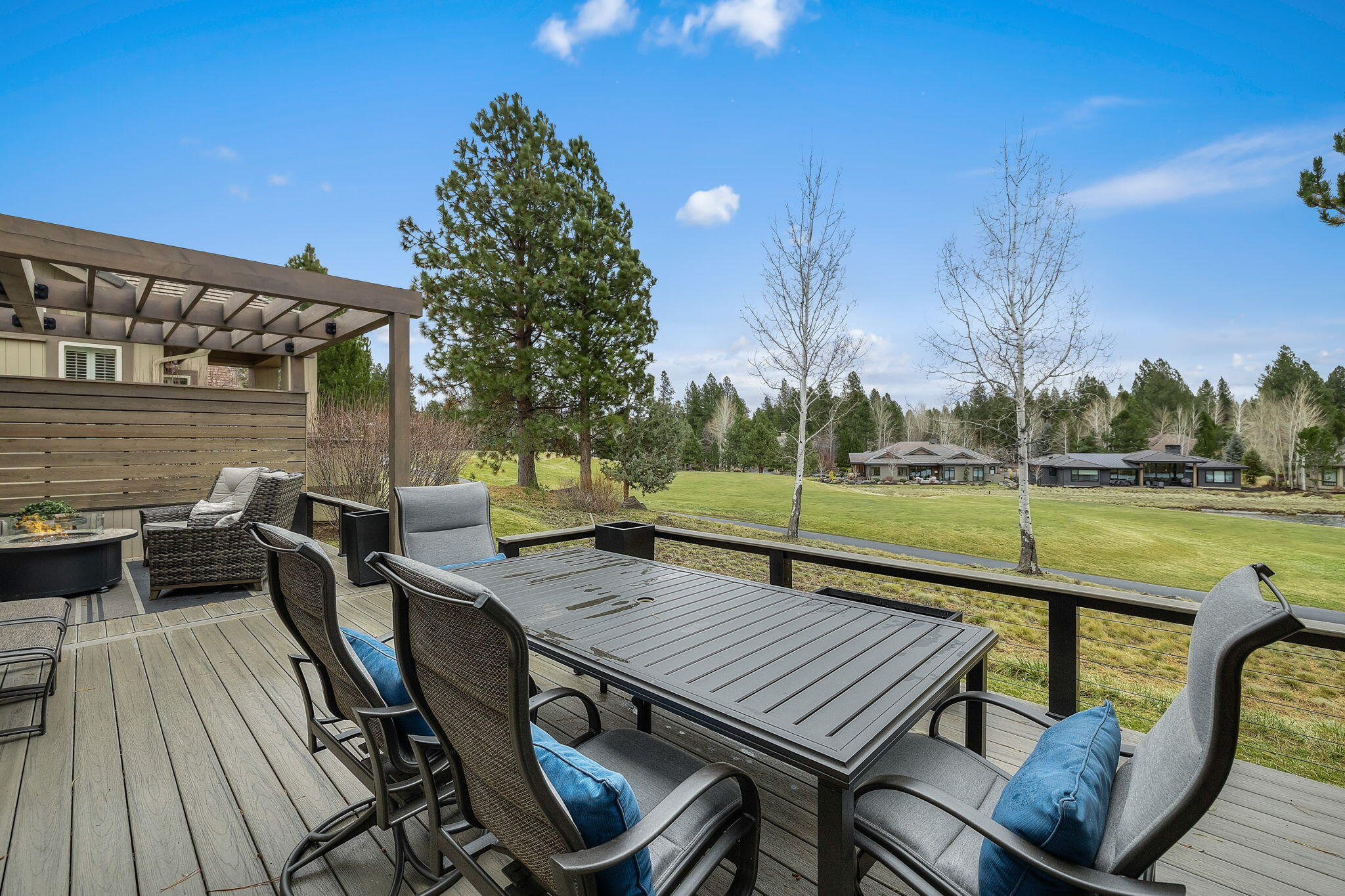 61981 Fall Creek Loop