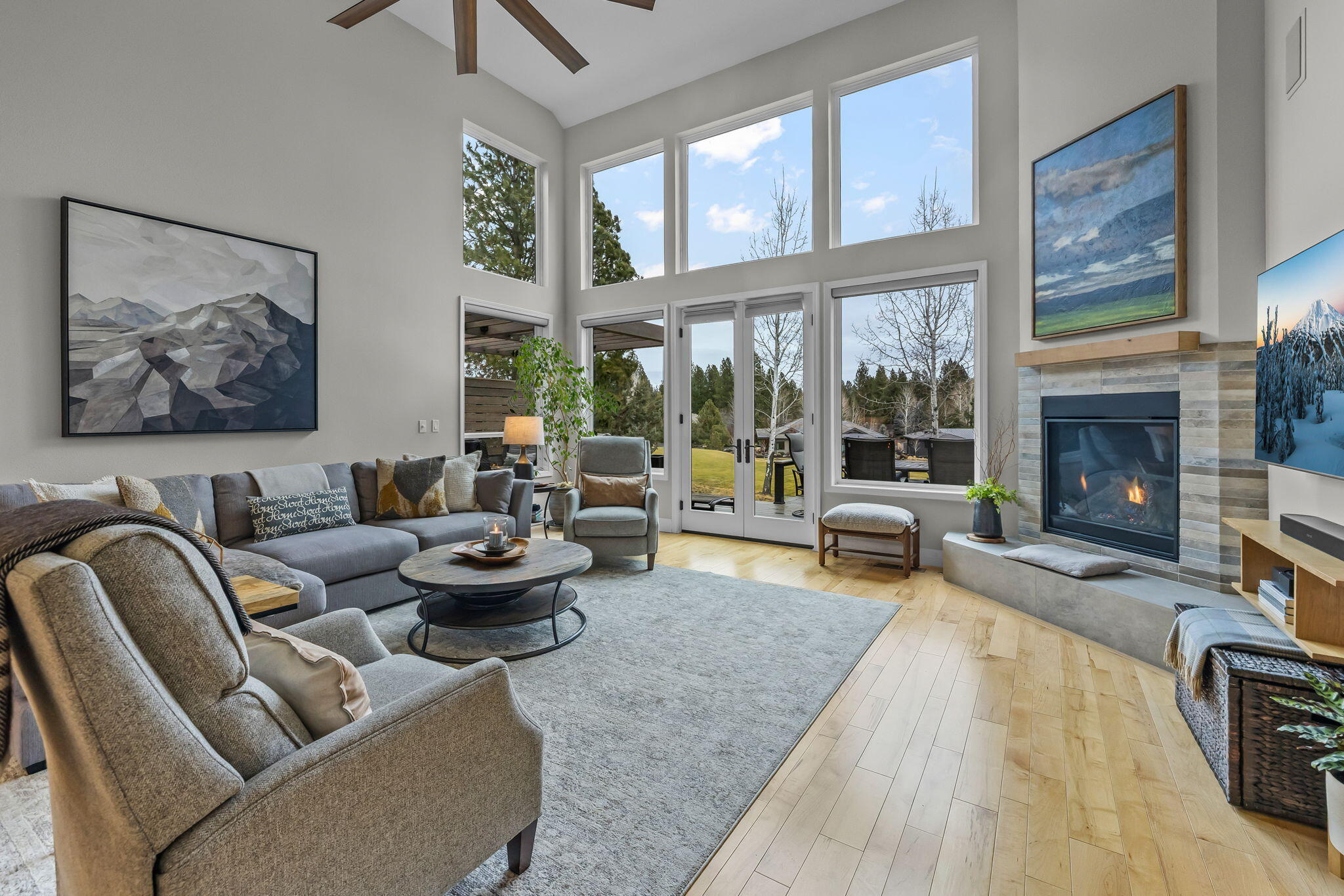 61981 Fall Creek Loop