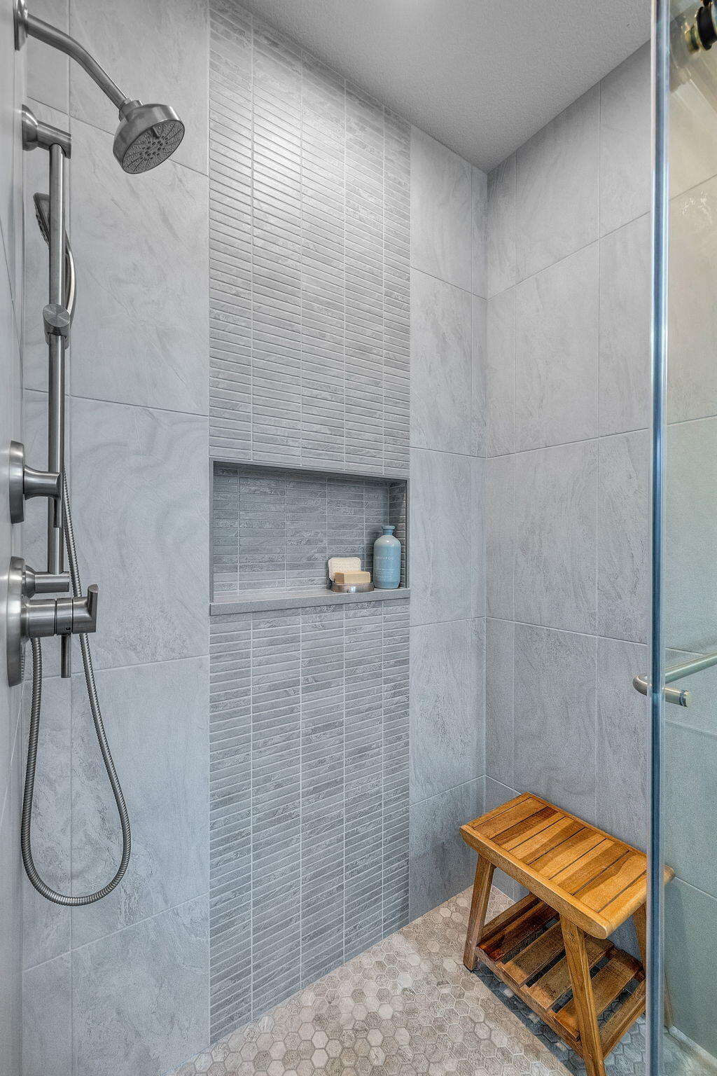 61981 Fall Creek Loop