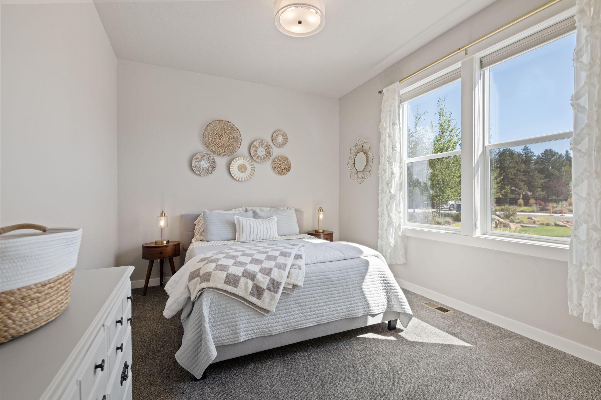 1151 N Jantzen Court