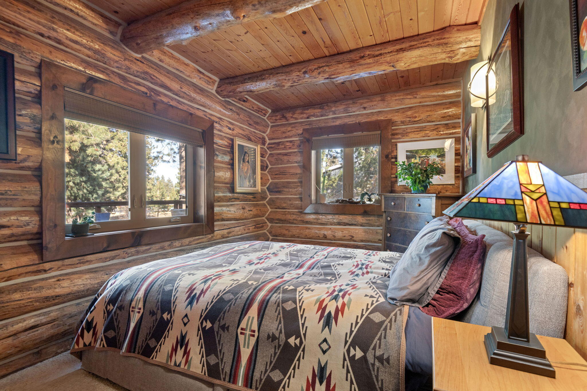 61537 West Ridge Avenue