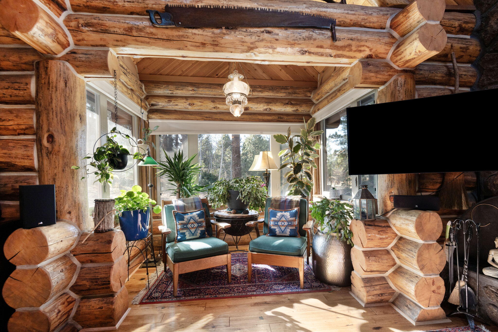 61537 West Ridge Avenue