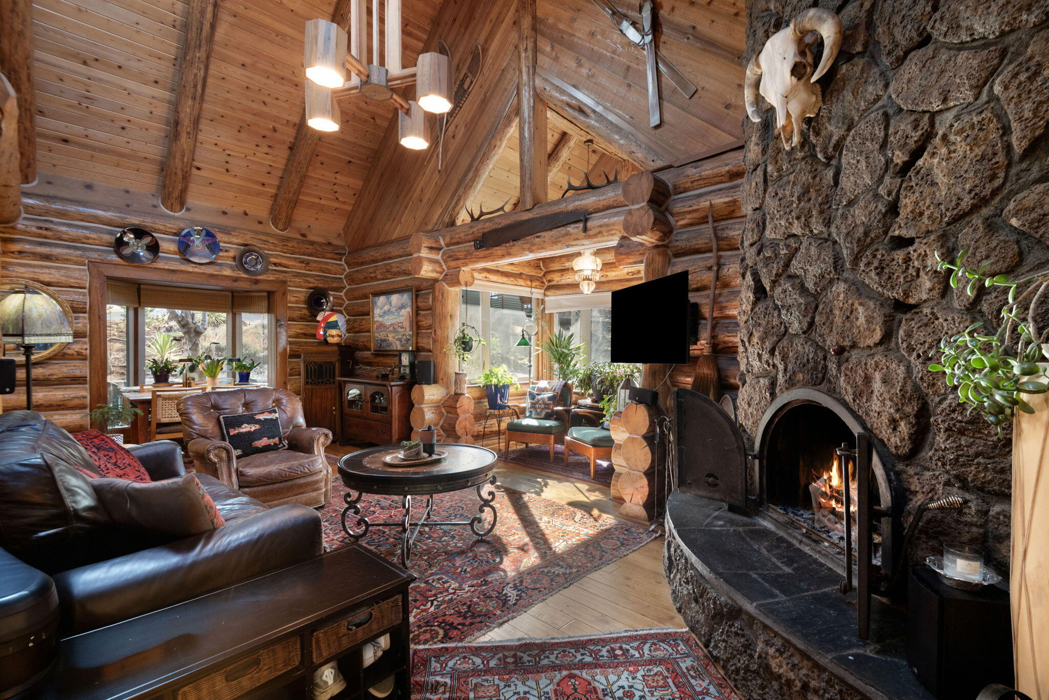 61537 West Ridge Avenue