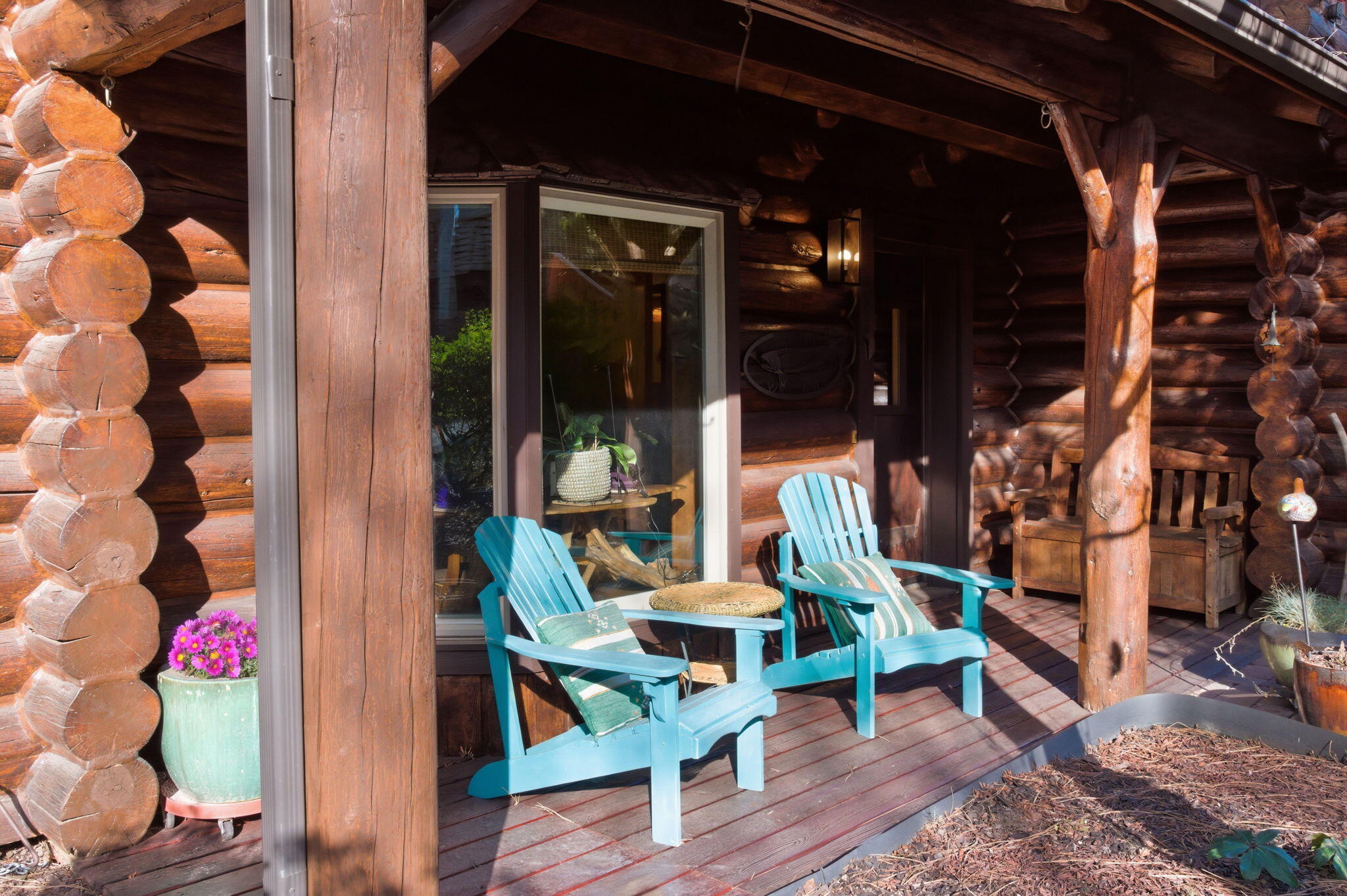 61537 West Ridge Avenue