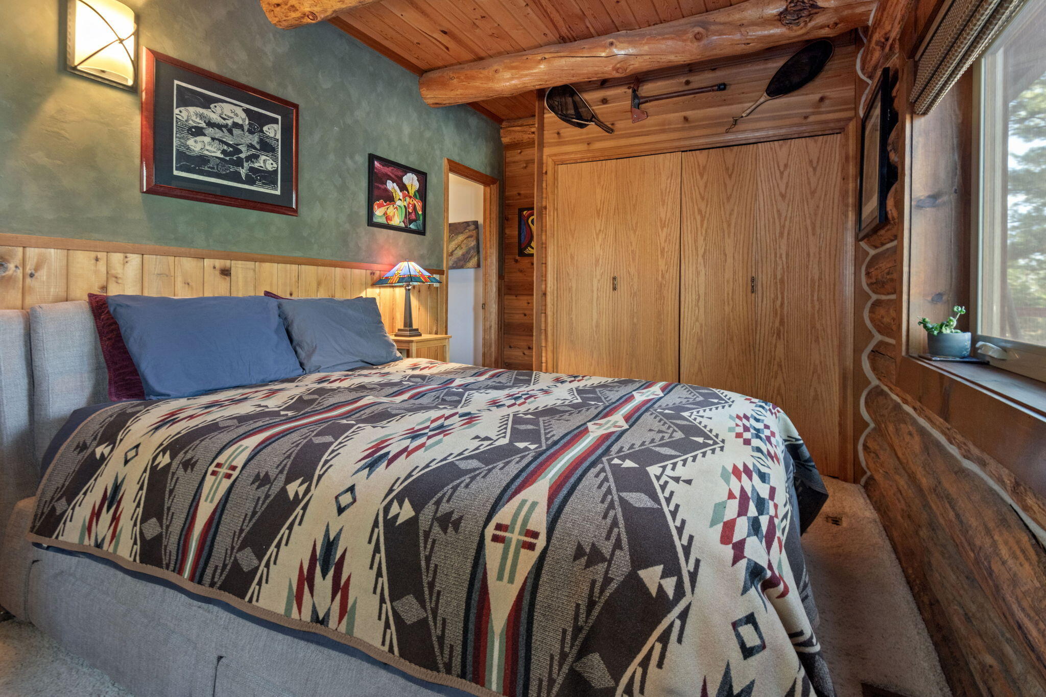 61537 West Ridge Avenue