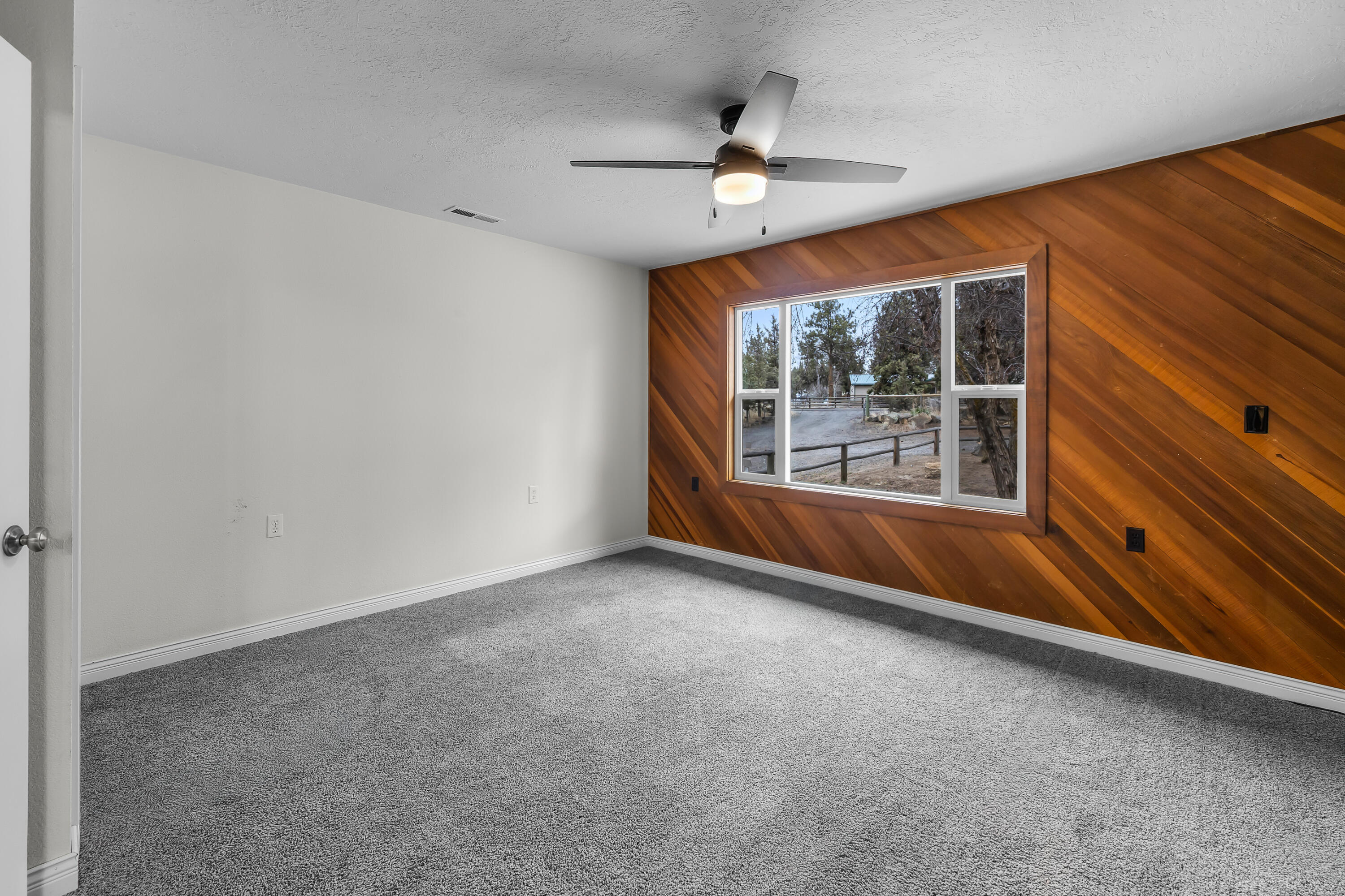 22860 Buckskin Court